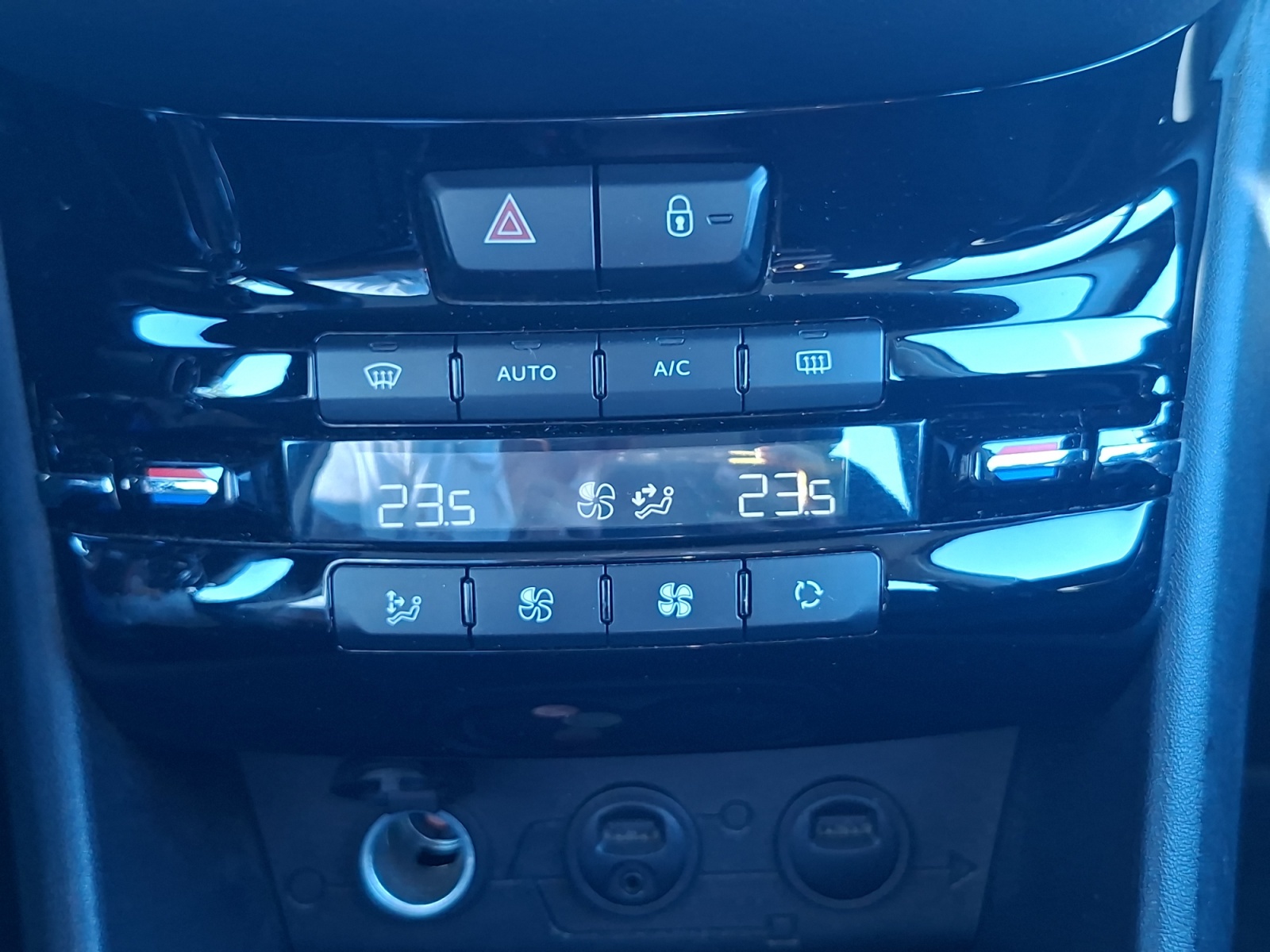 Peugeot 208 31
