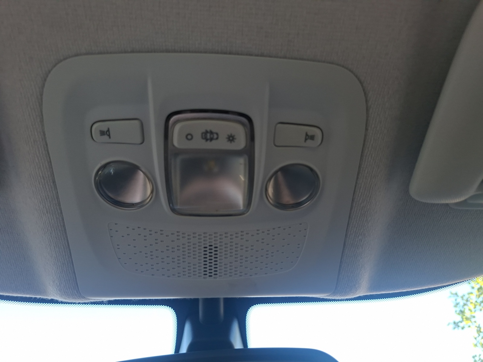 Peugeot 208 33