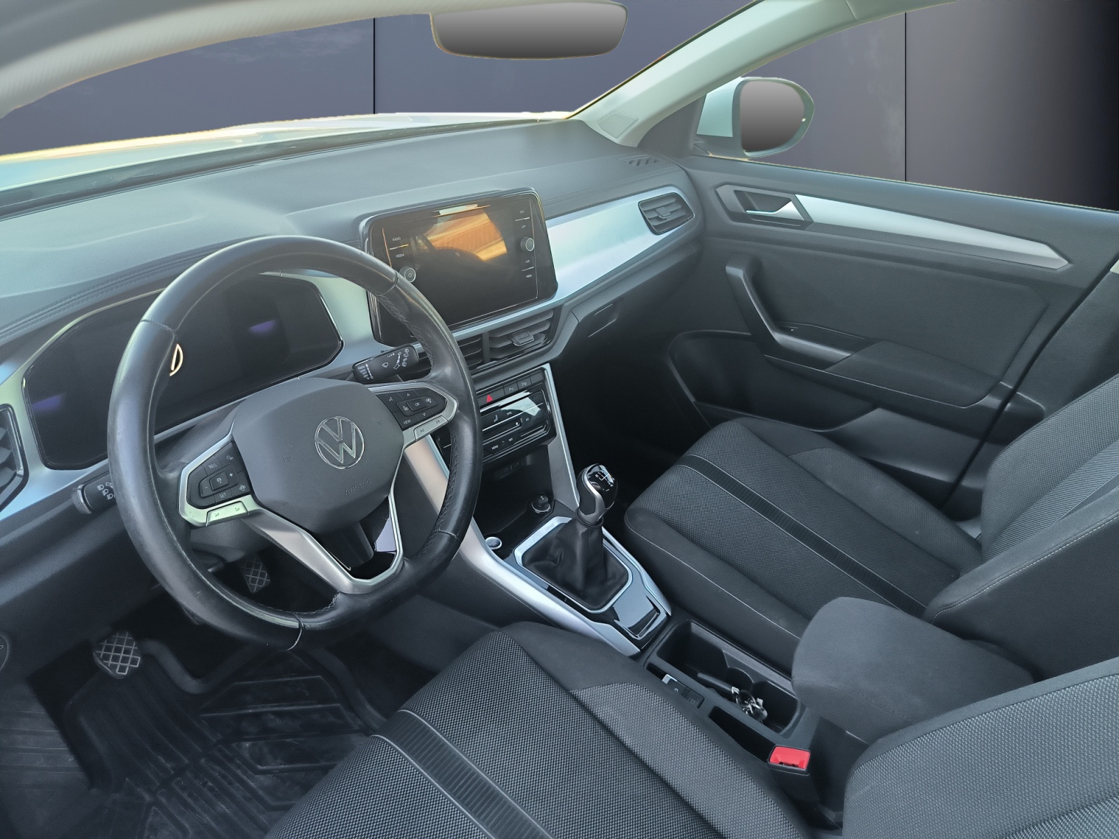 Volkswagen T-Roc 8
