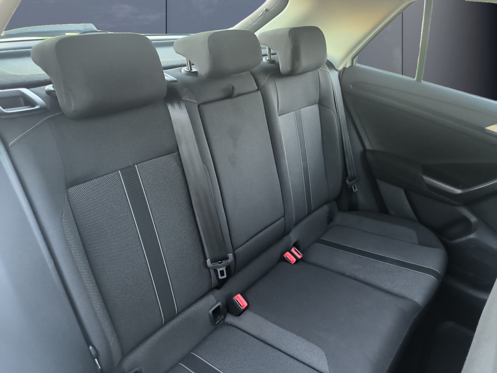 Volkswagen T-Roc 11