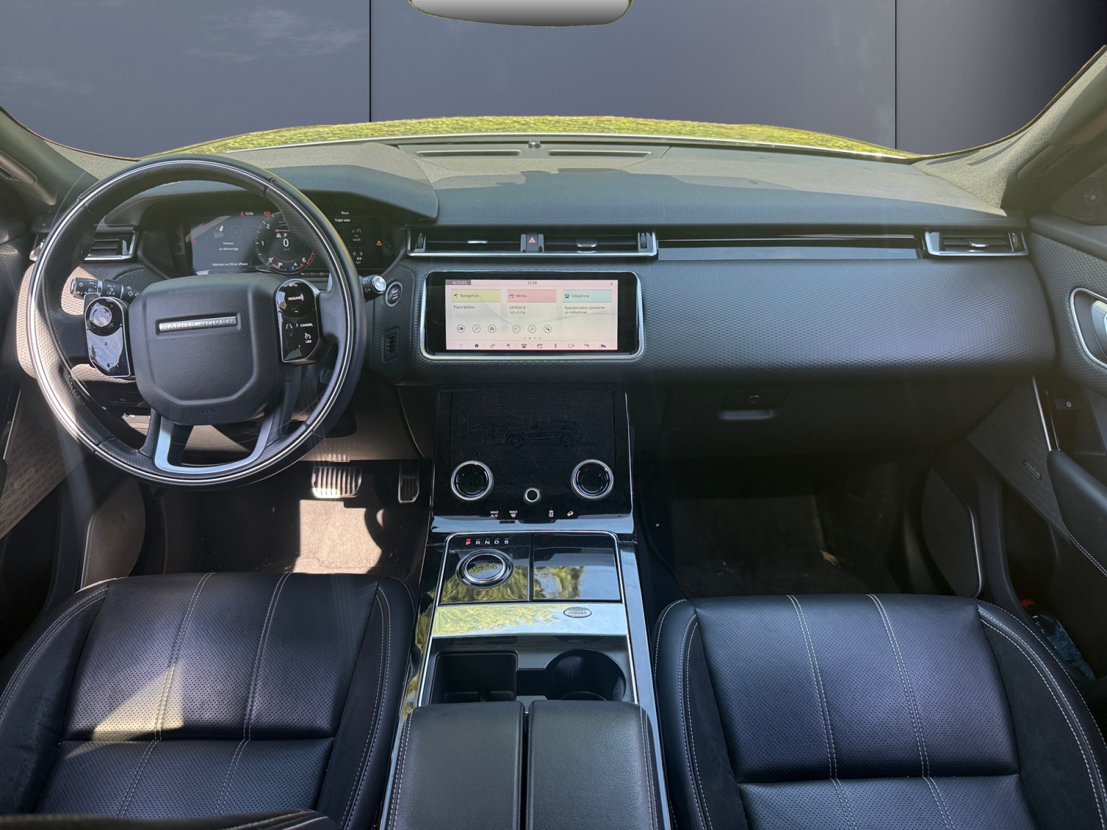 Land Rover Range Rover Velar 15
