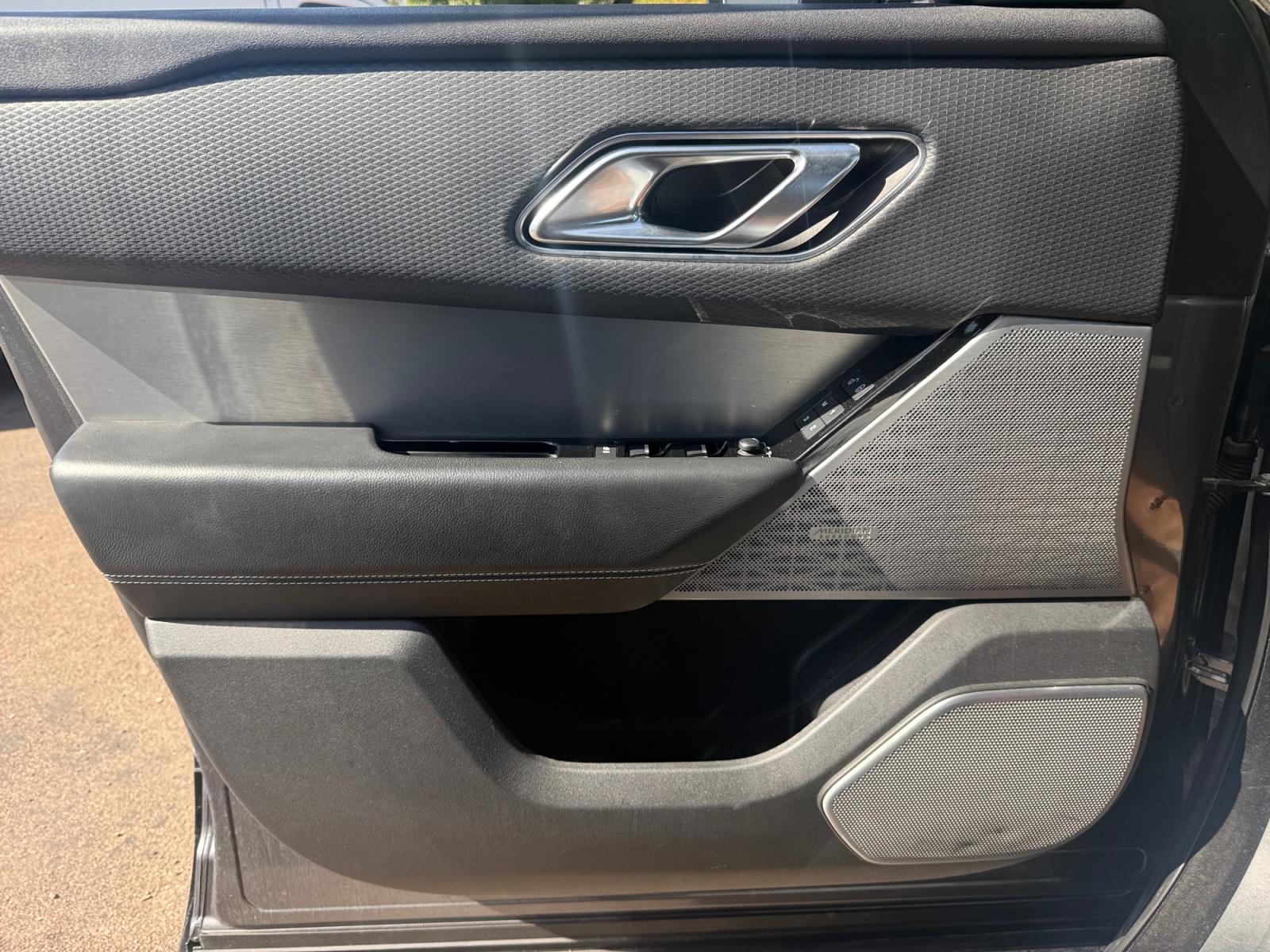 Land Rover Range Rover Velar 13