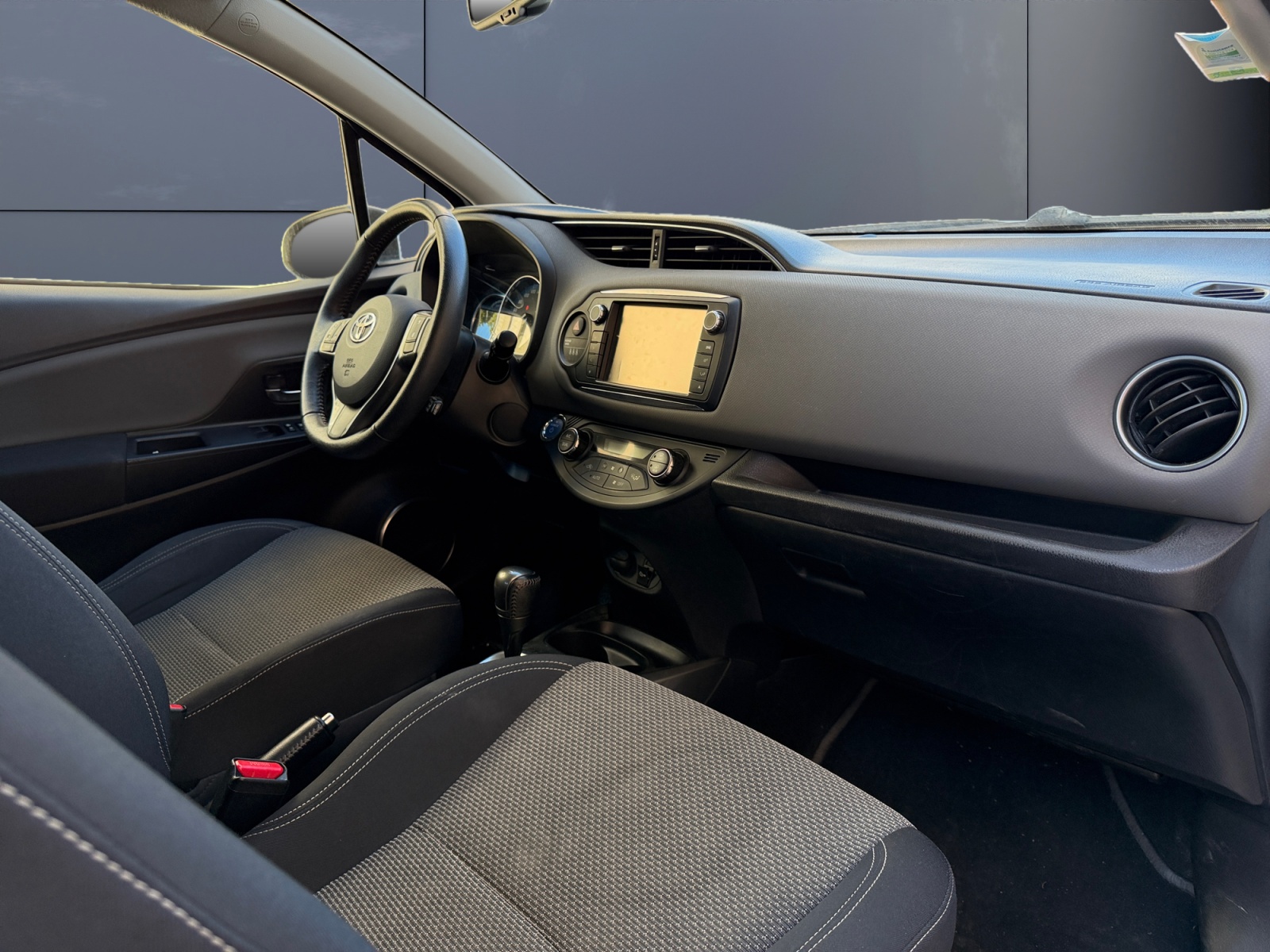 Toyota Yaris 12