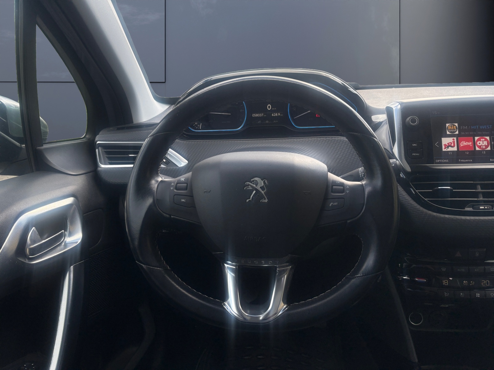Peugeot 2008 15