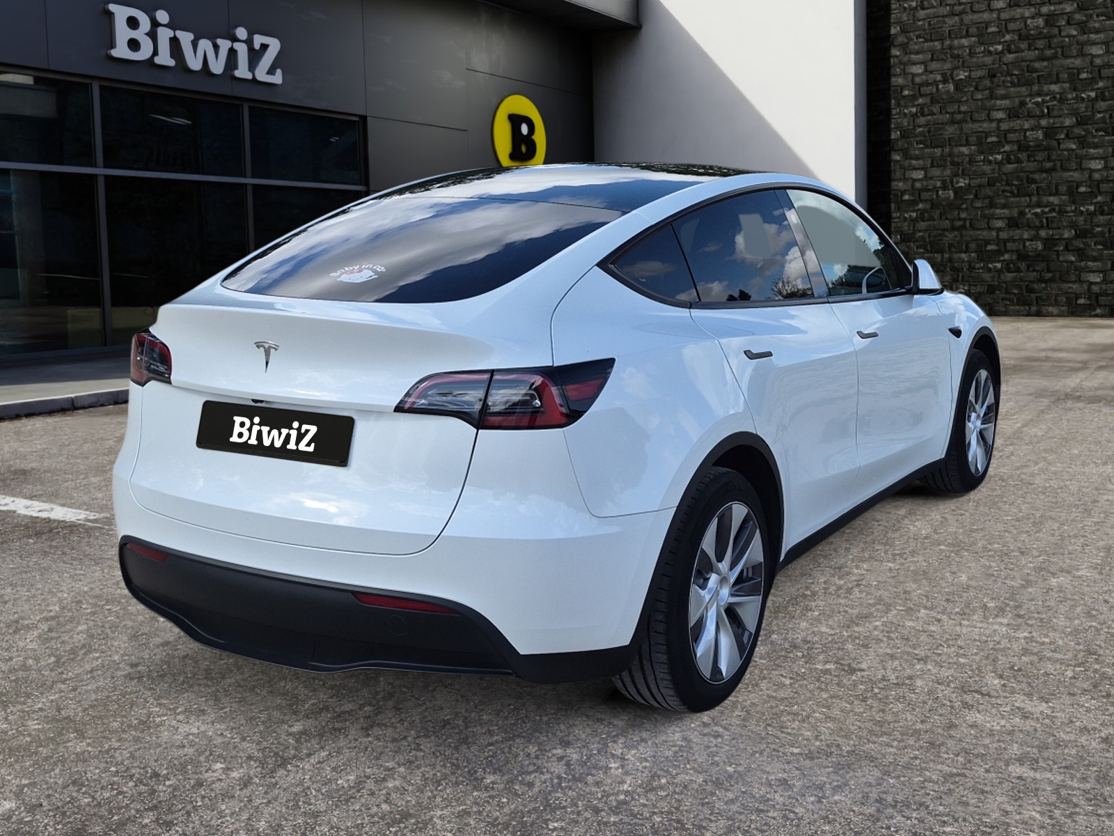 Tesla Model-Y 4