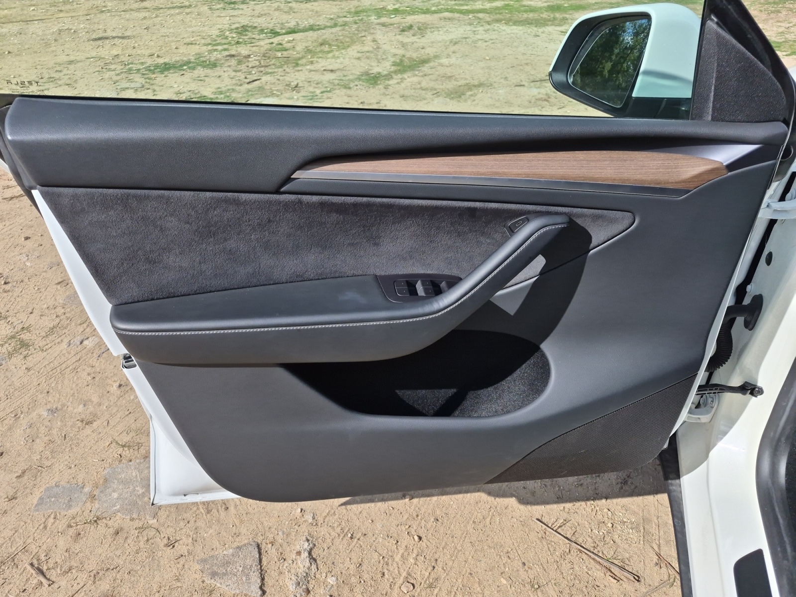 Tesla Model-Y 17