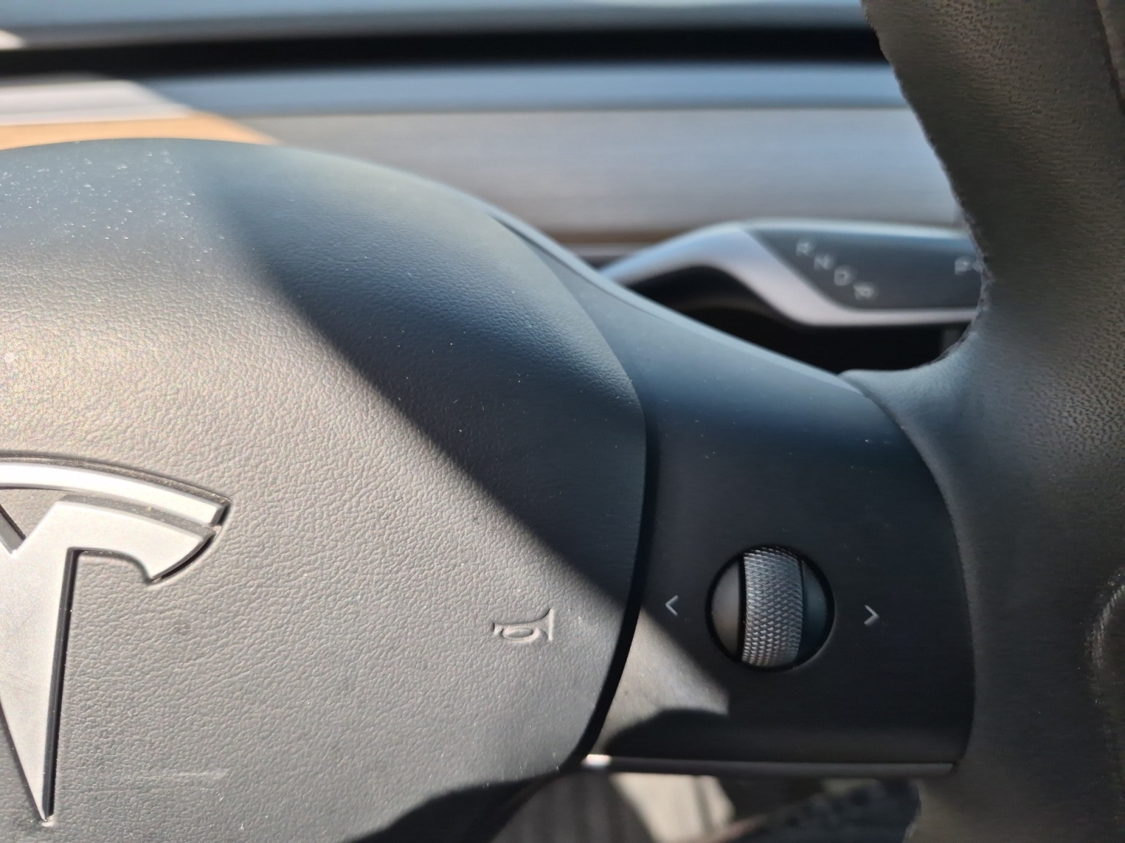 Tesla Model-Y 21