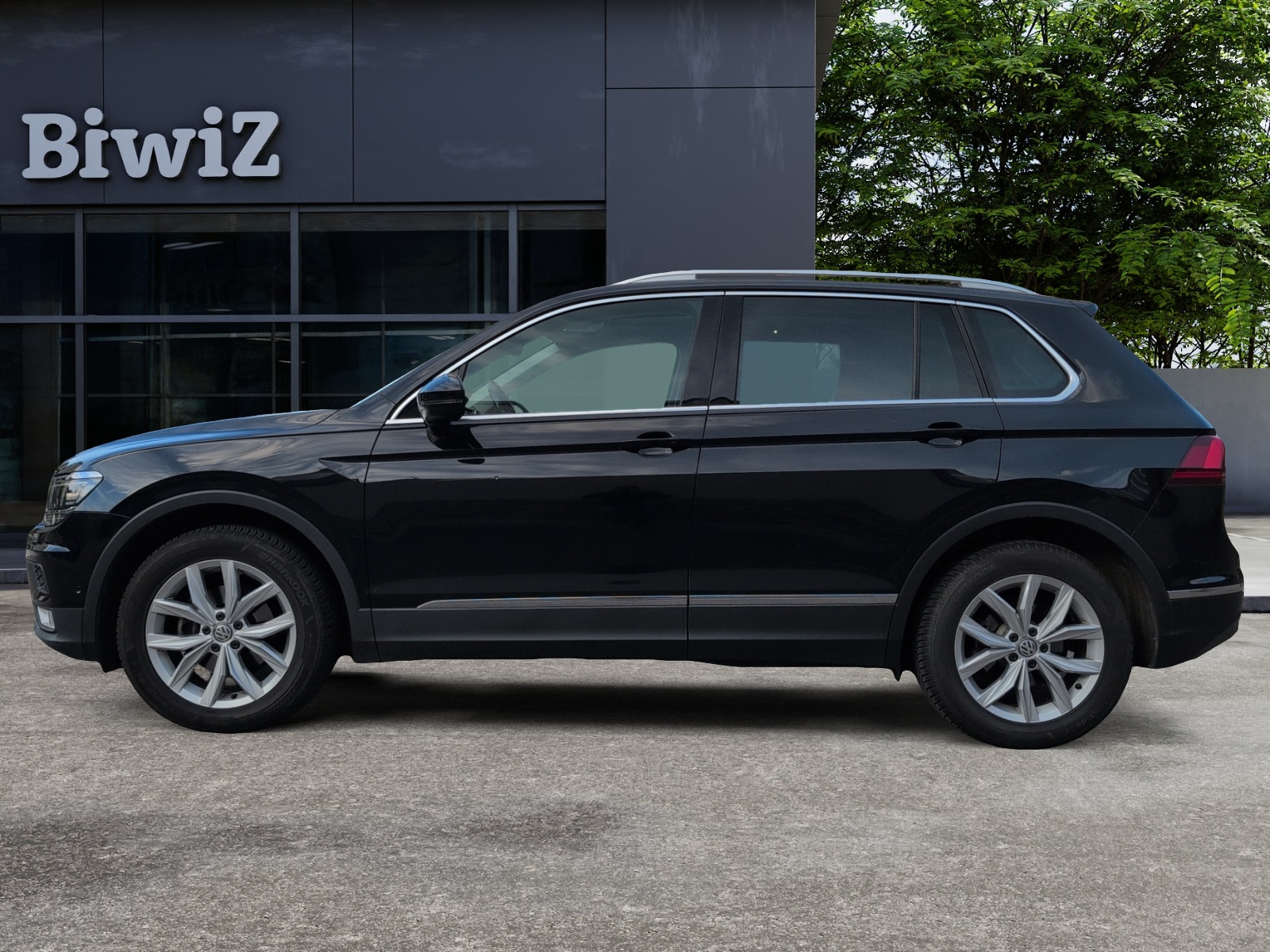Volkswagen Tiguan 1