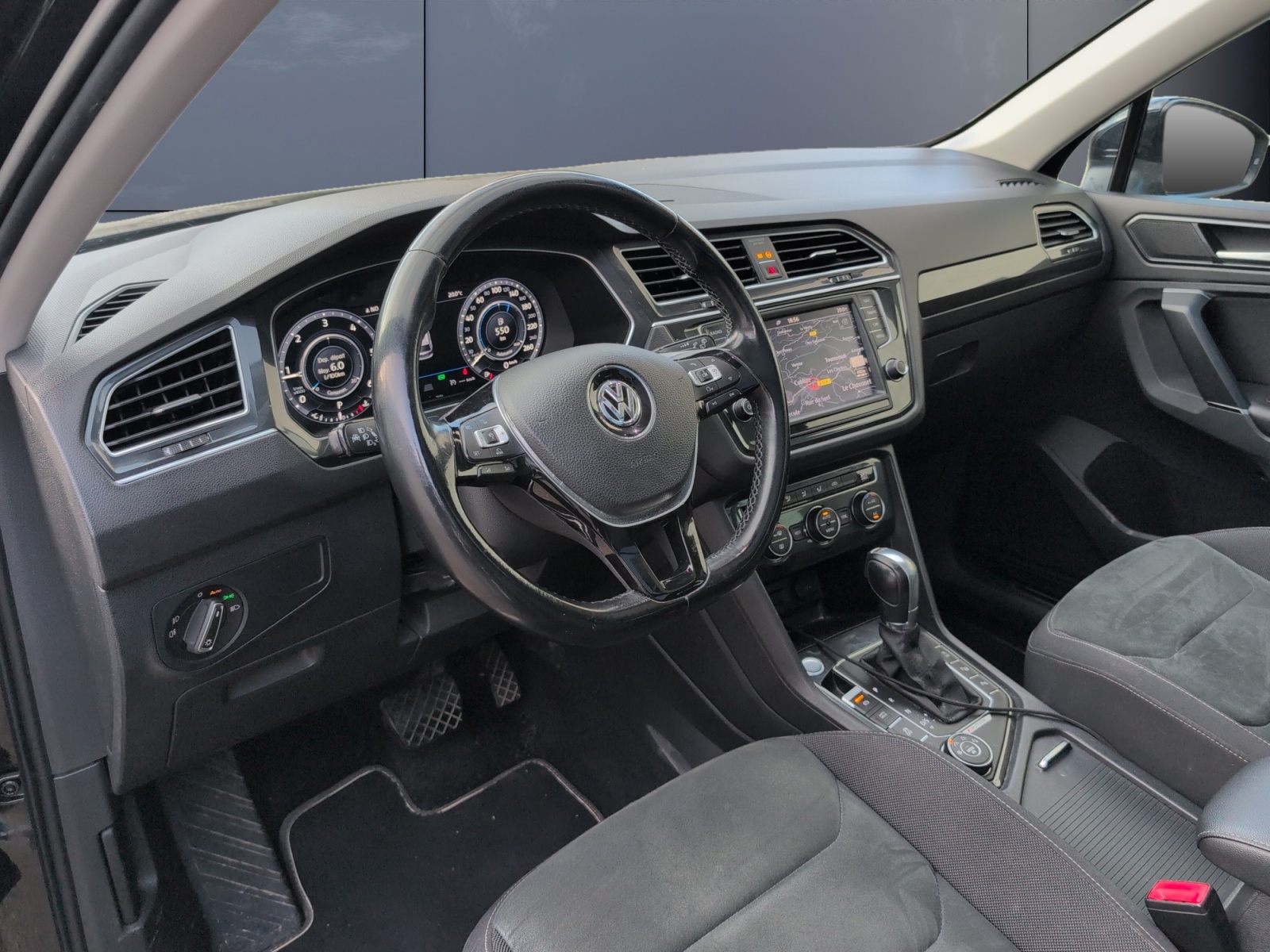 Volkswagen Tiguan 8