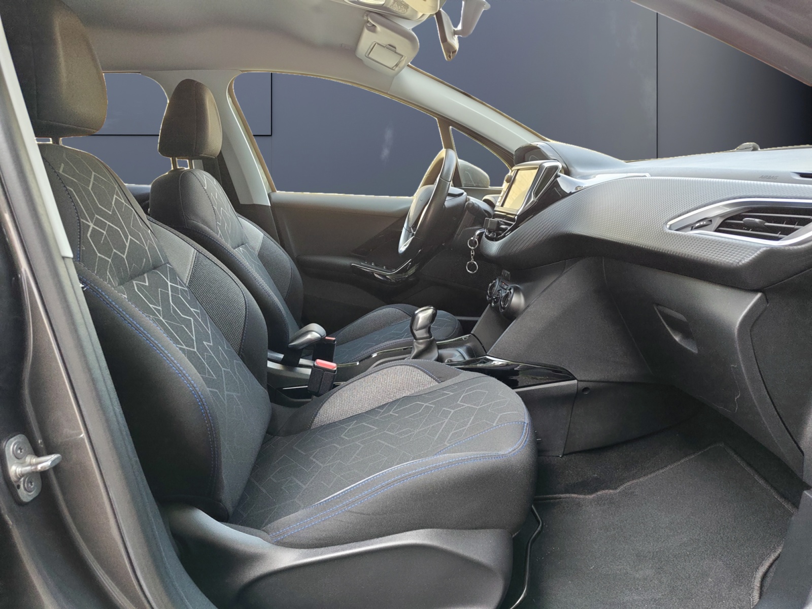 Peugeot 2008 13