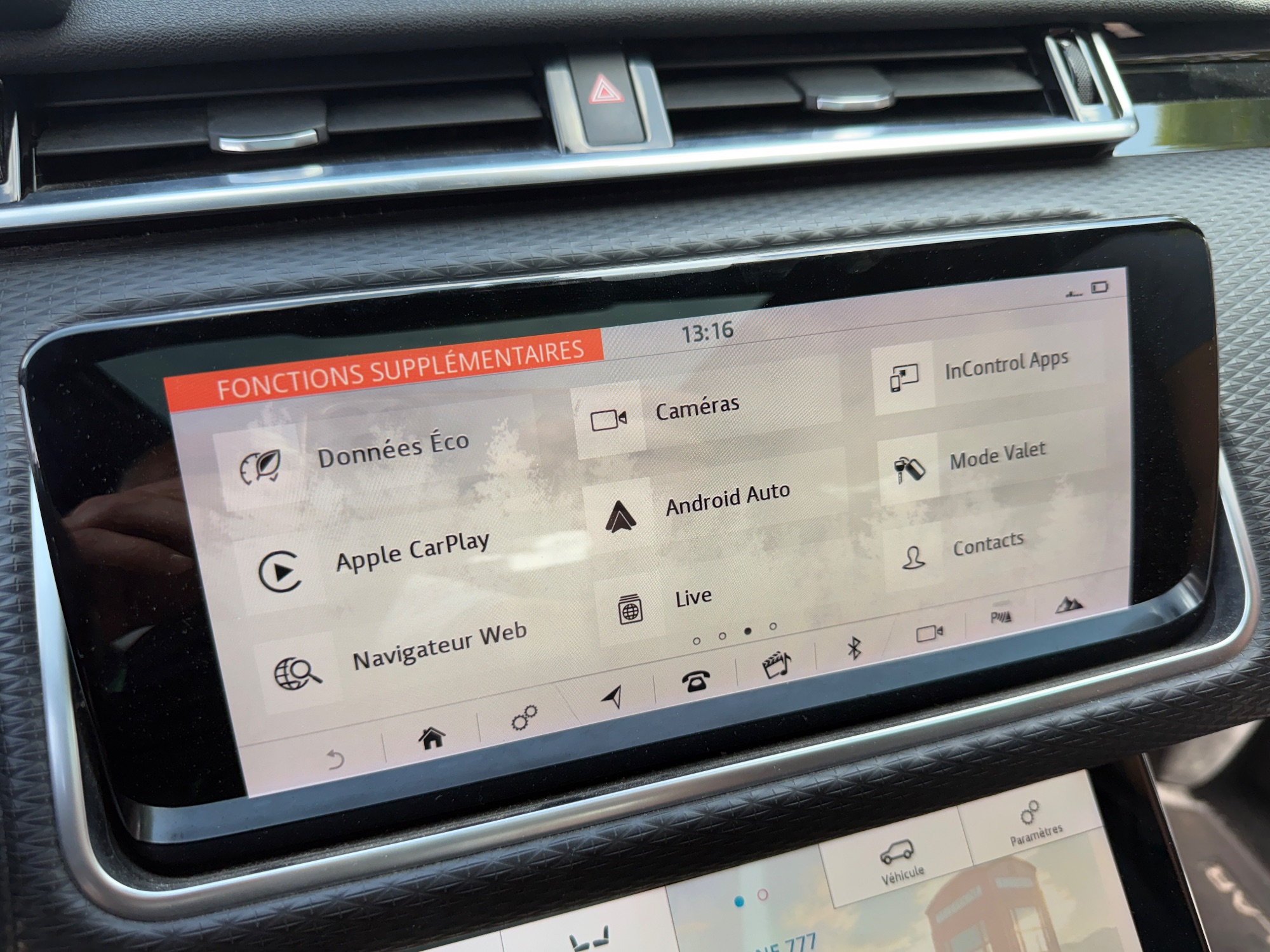 Land Rover Range Rover Velar 29