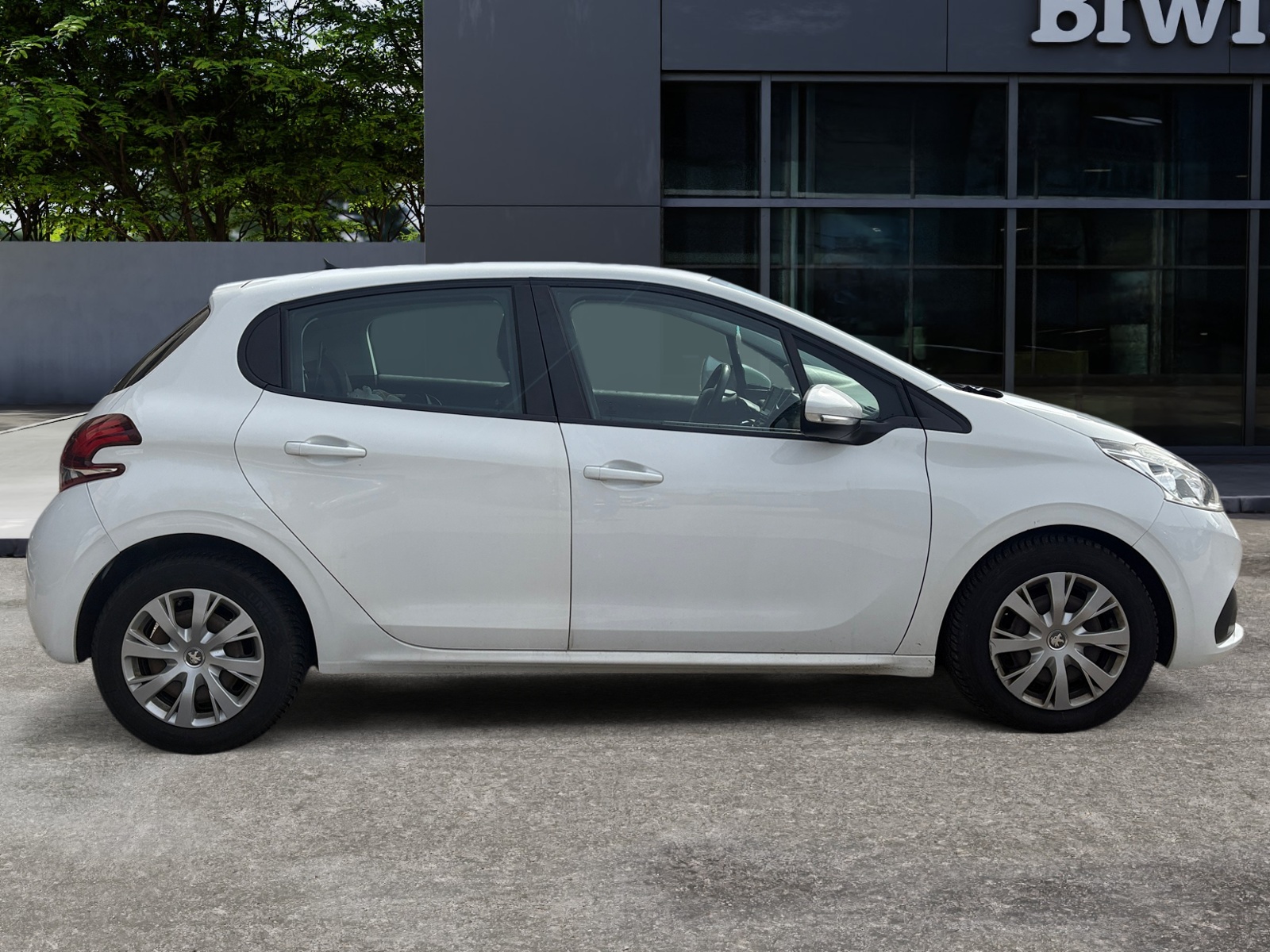 Peugeot 208 5