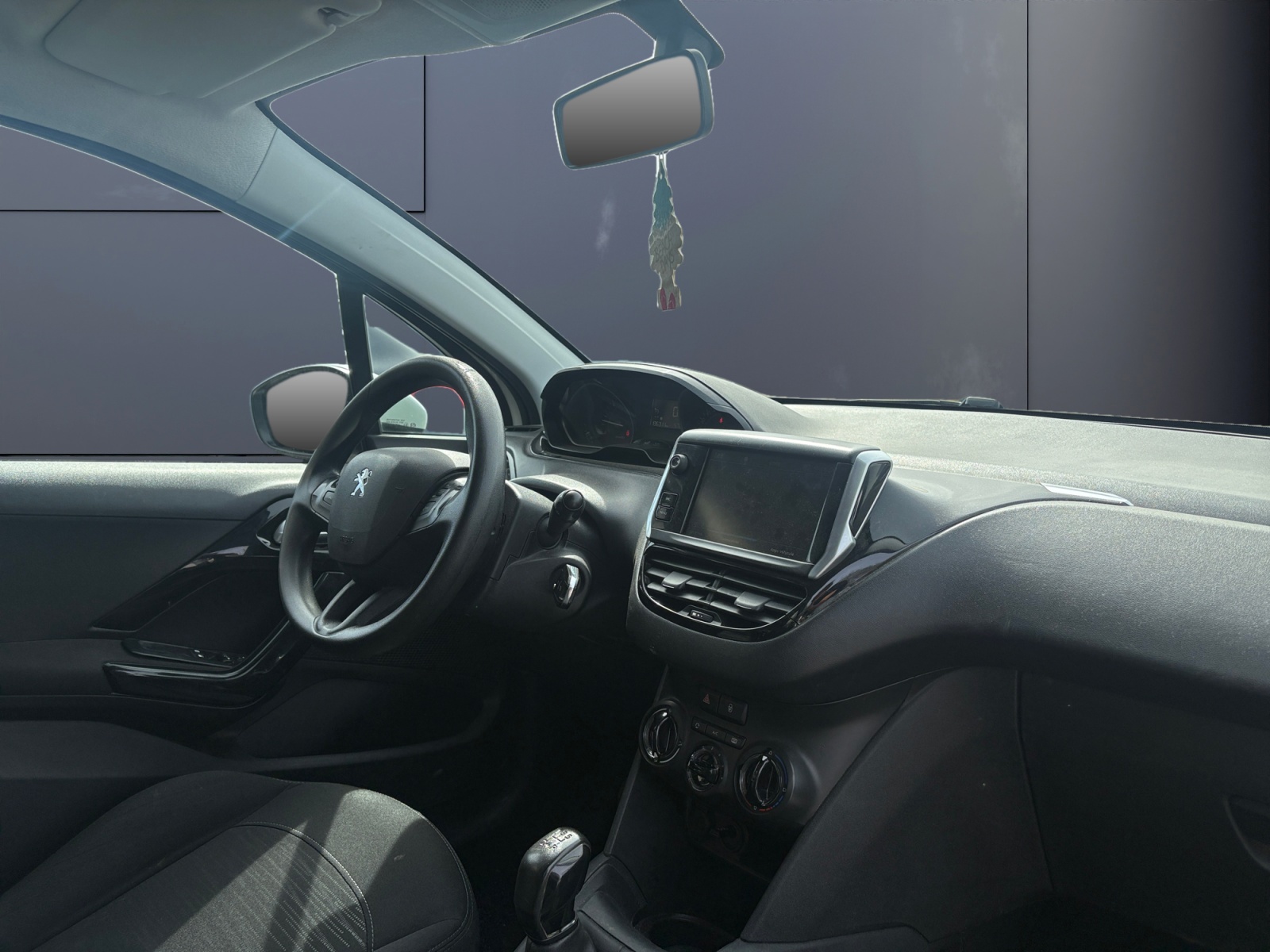 Peugeot 208 10