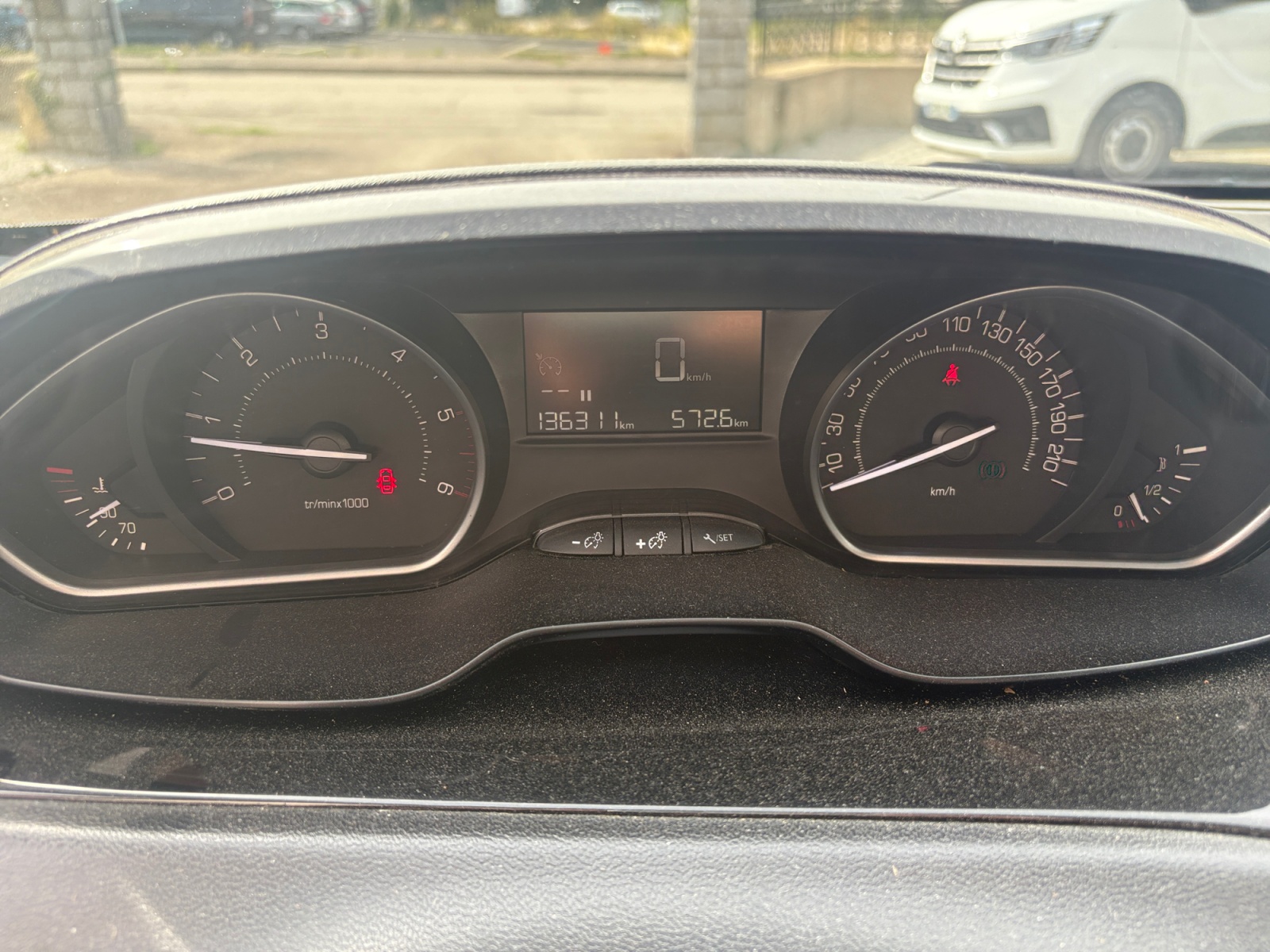 Peugeot 208 14