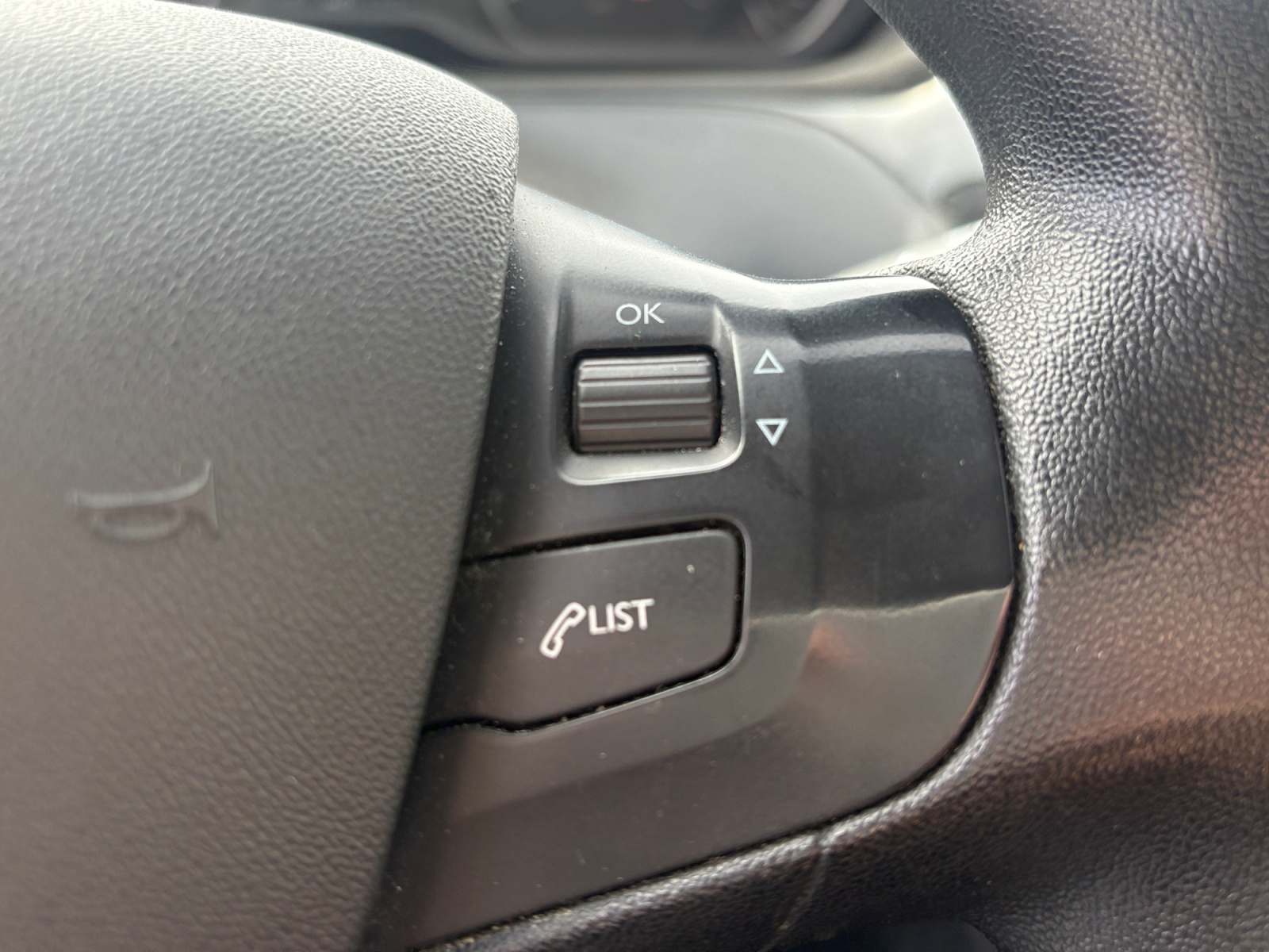 Peugeot 208 18