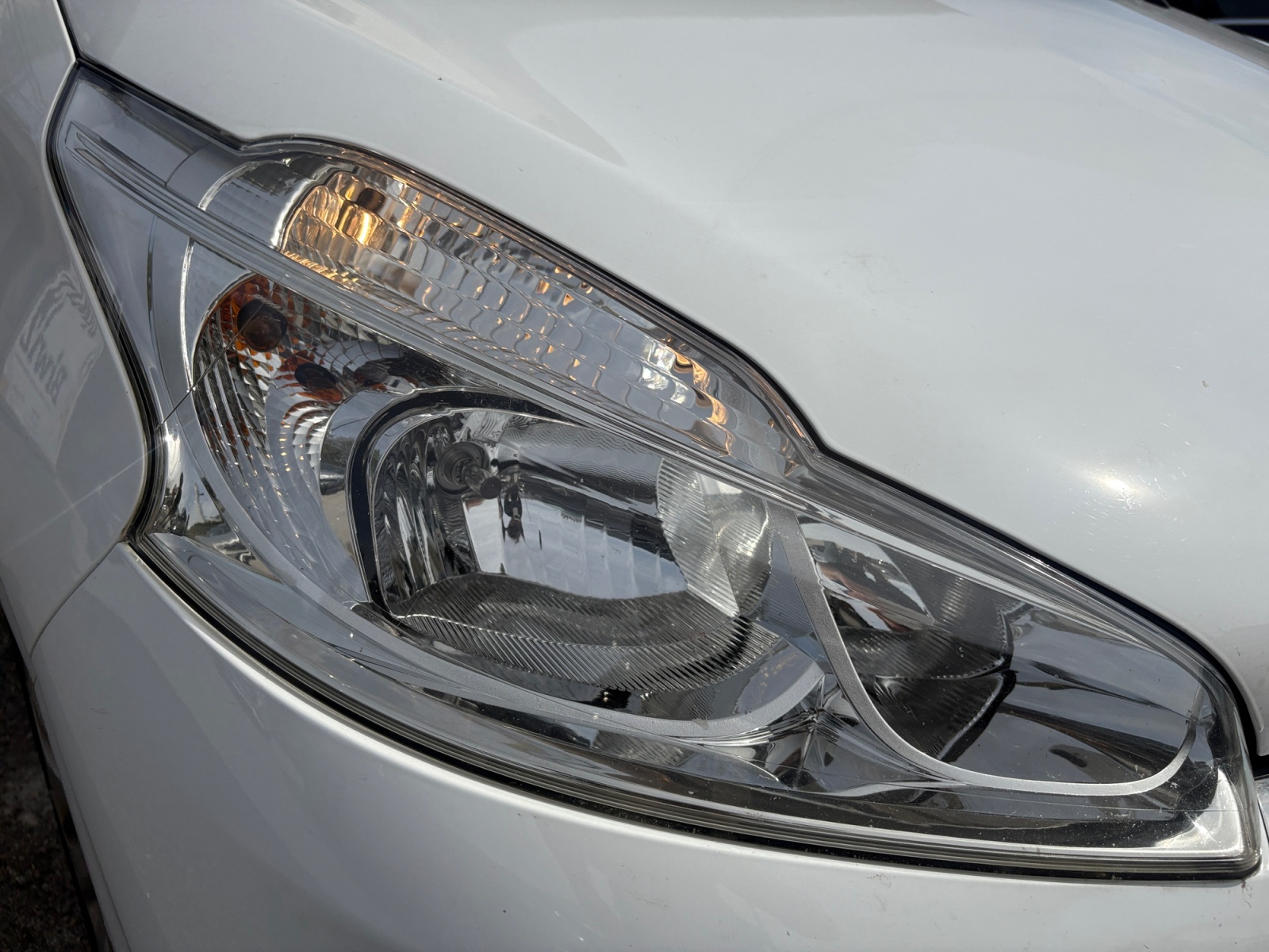 Peugeot 208 22