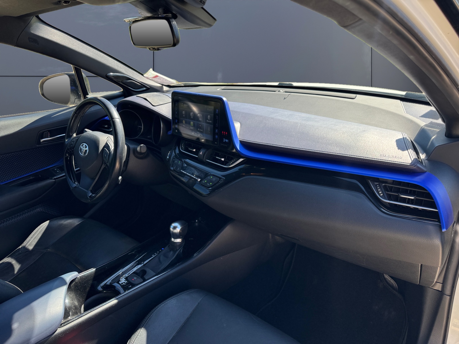Toyota C-Hr 12