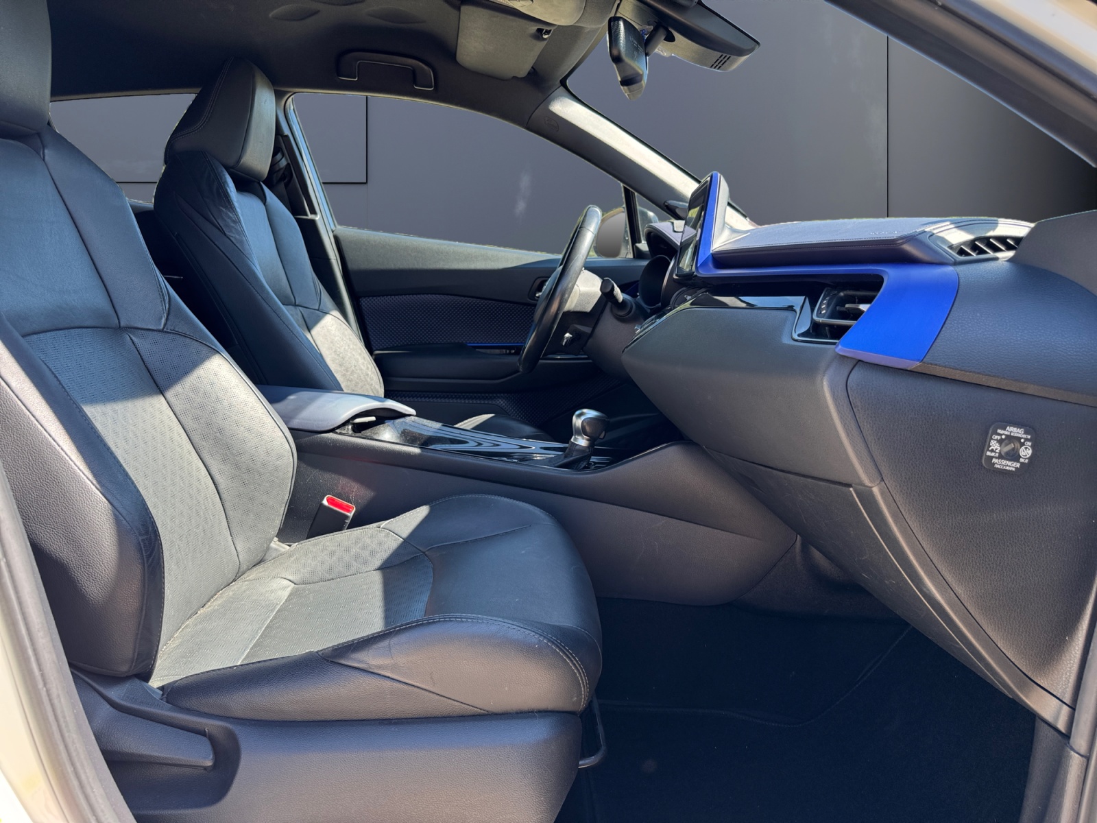 Toyota C-Hr 13
