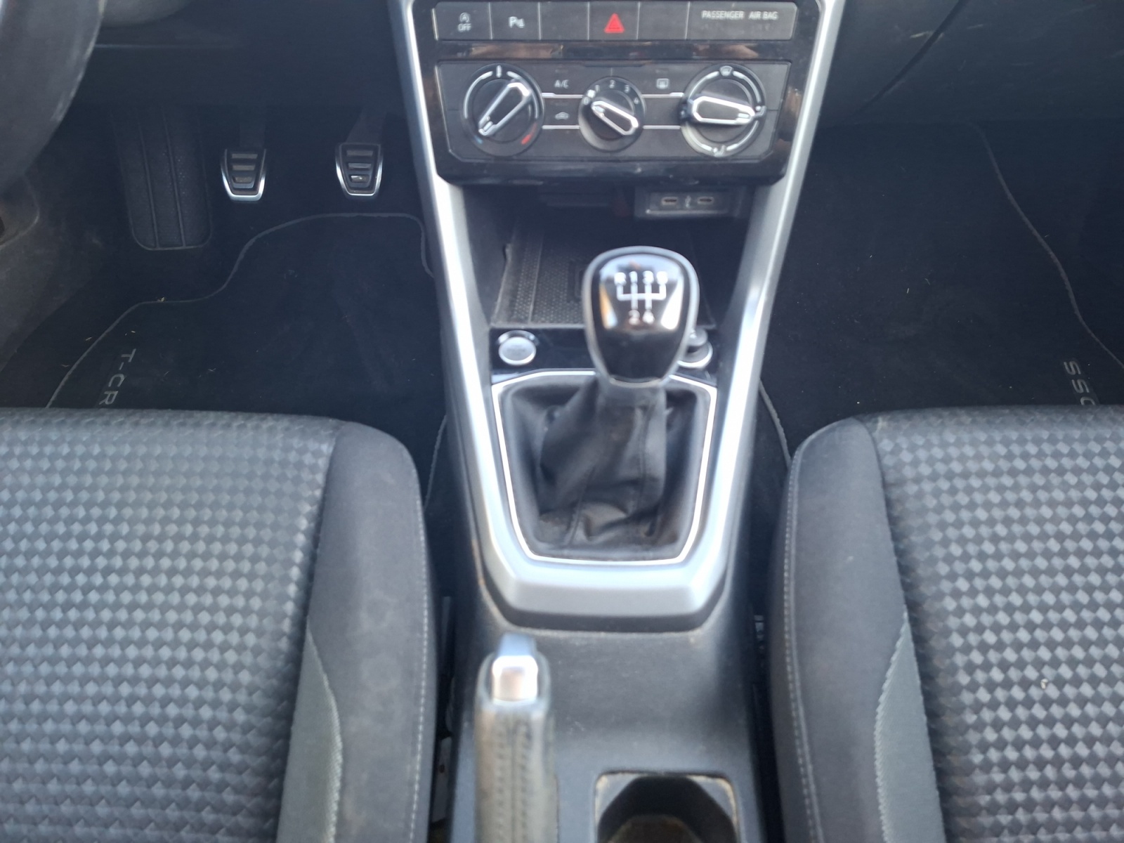 Volkswagen T-Cross 23