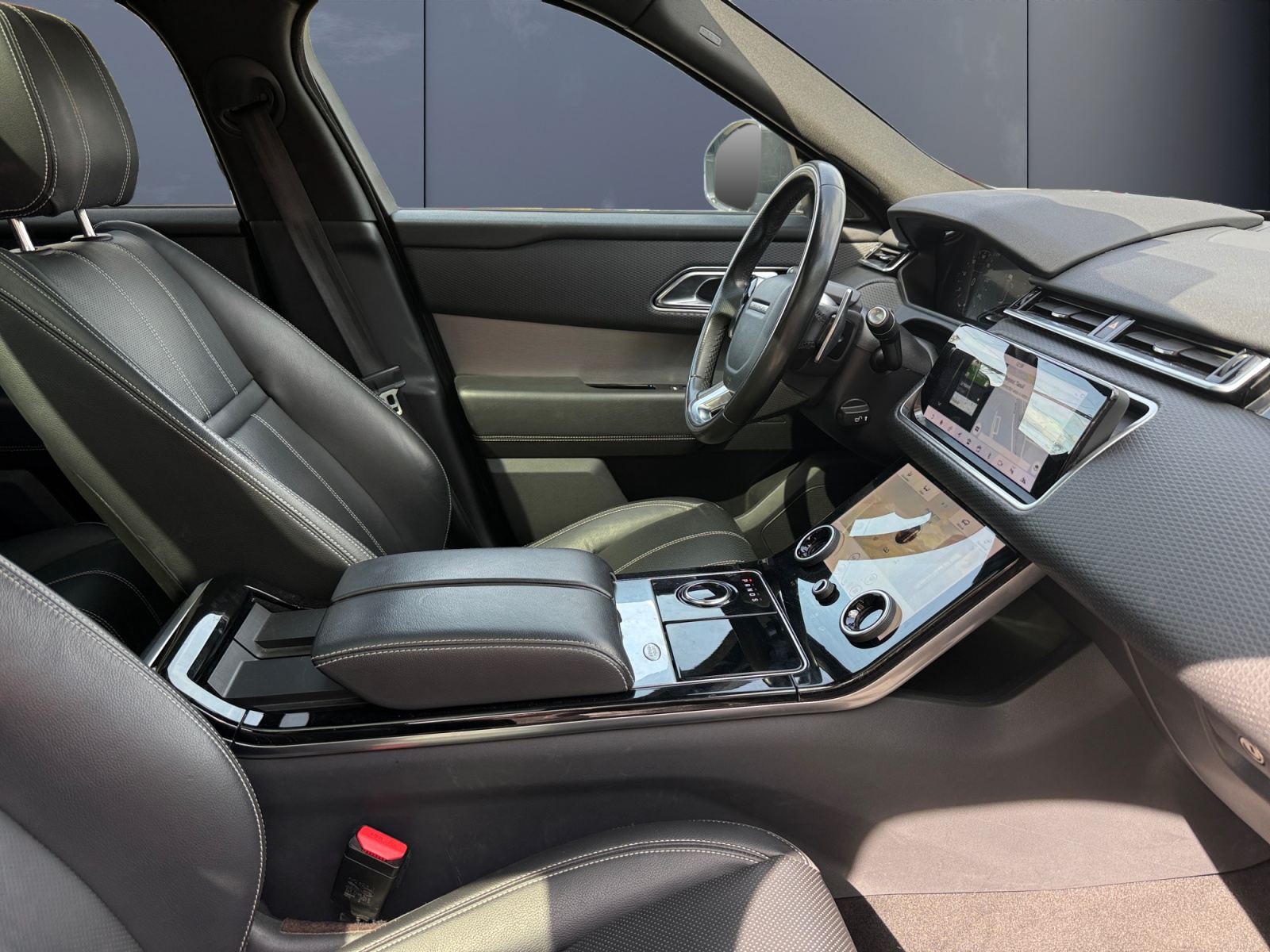 Land Rover Range Rover Velar 13