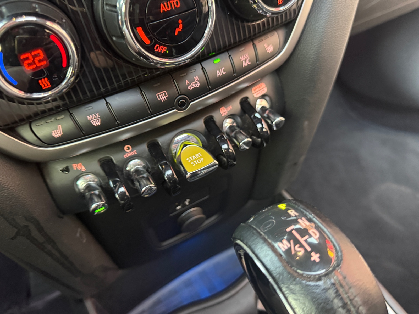 Mini Countryman 21