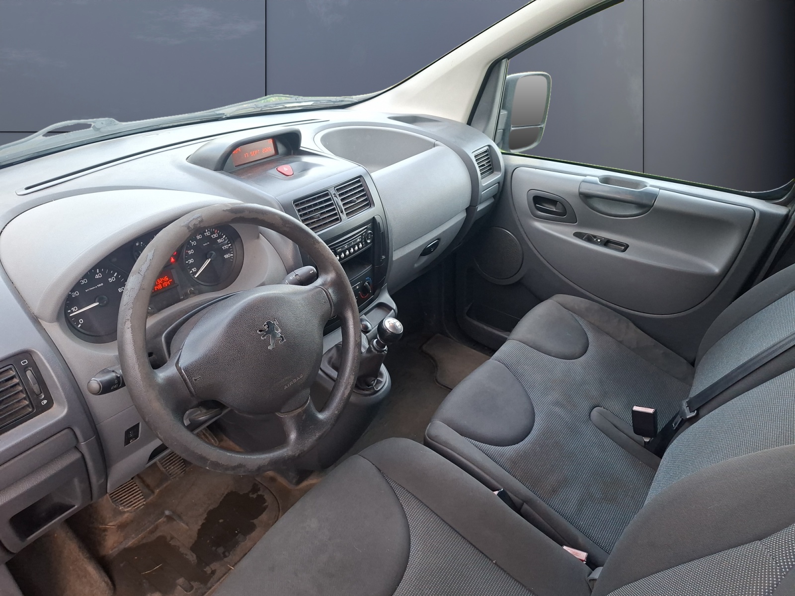 Peugeot Expert Vu 8