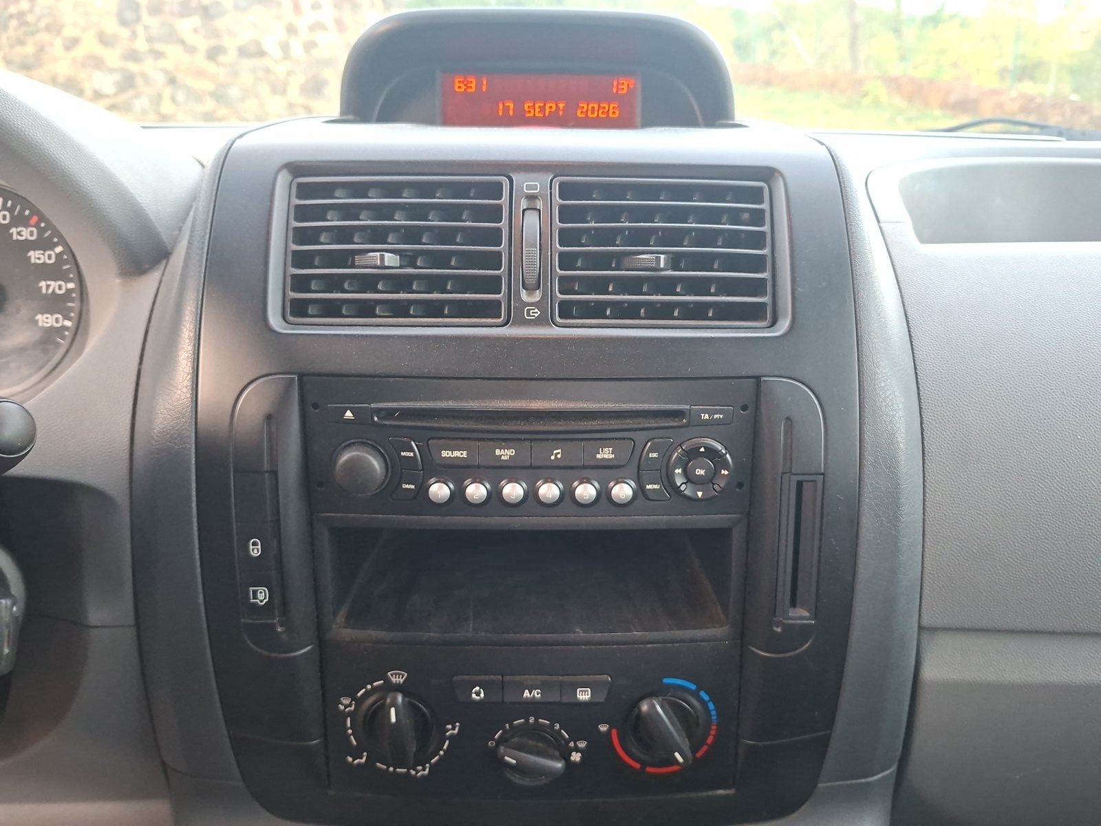 Peugeot Expert Vu 21