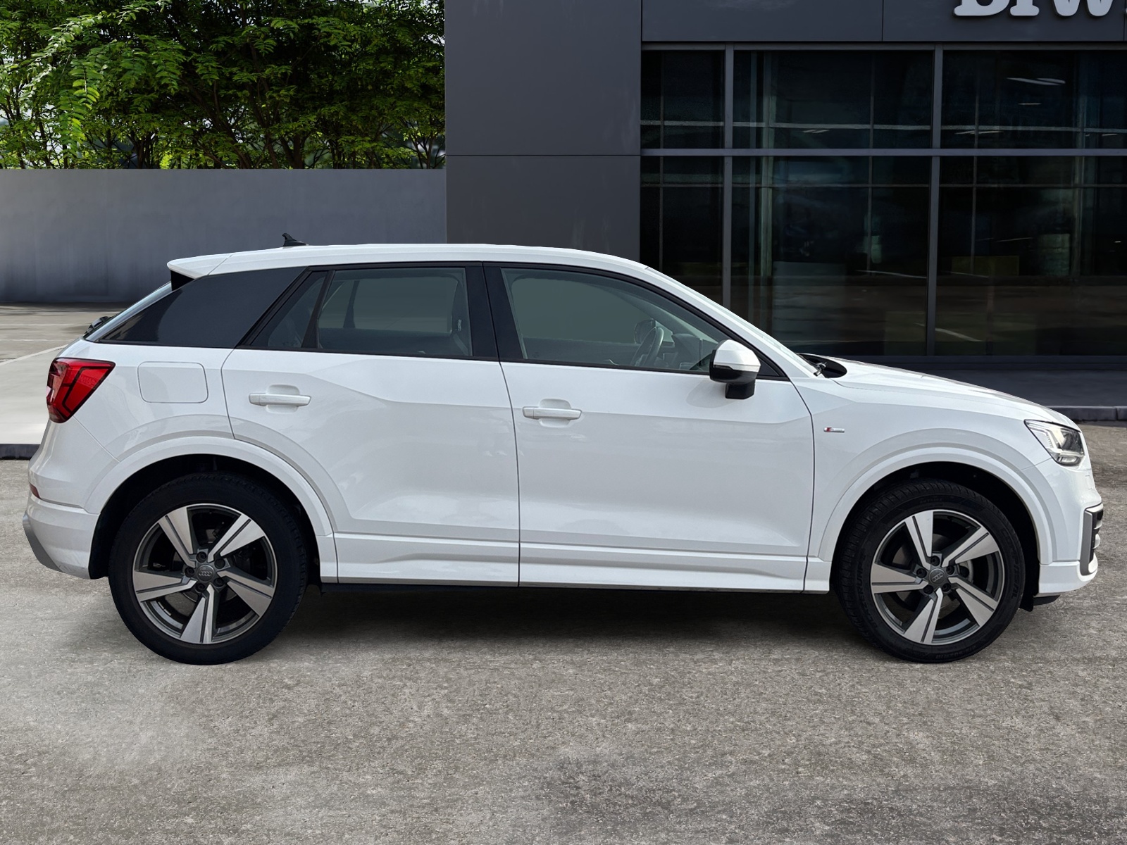 Audi Q2 5