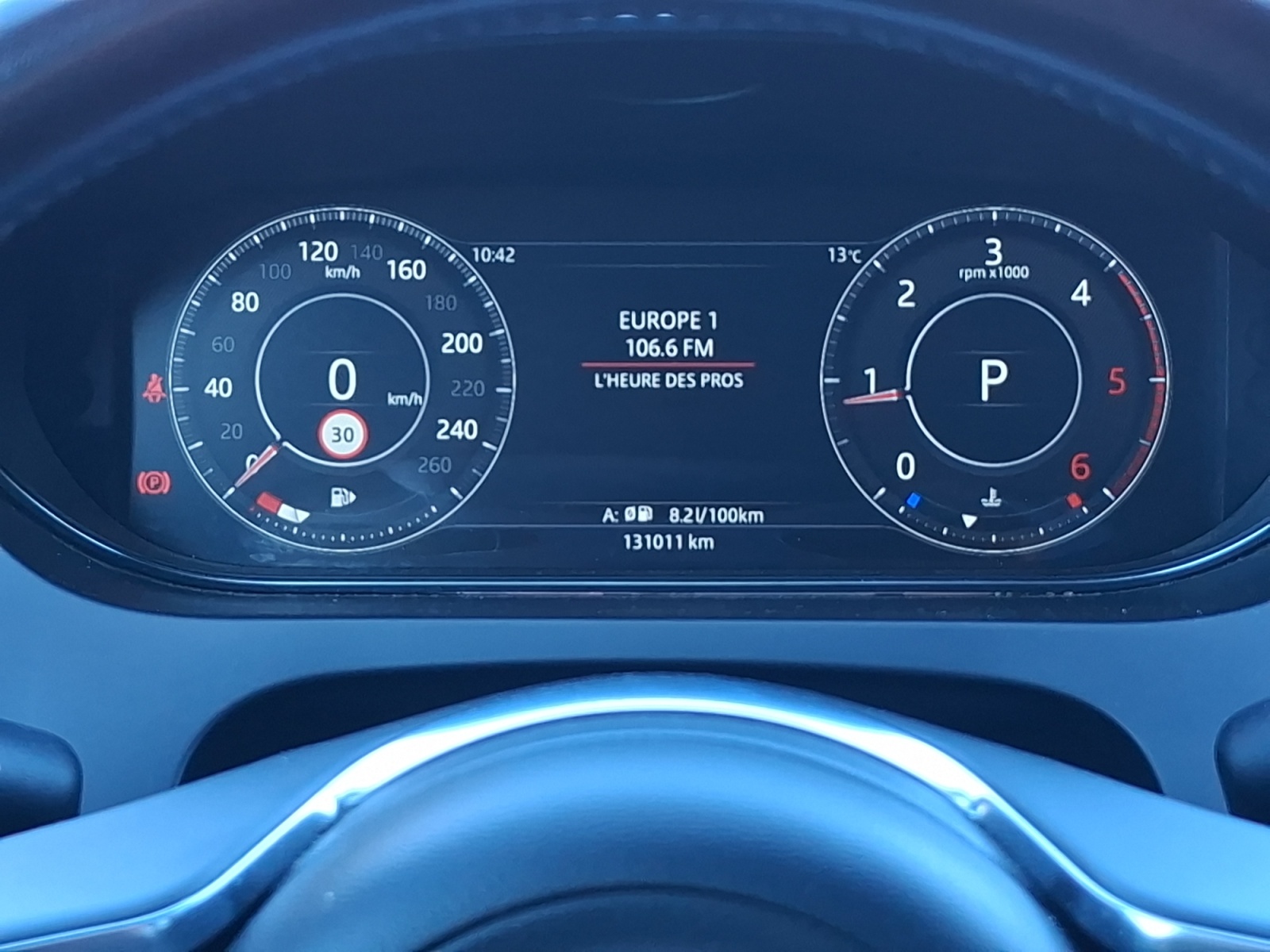 Jaguar E-Pace 16