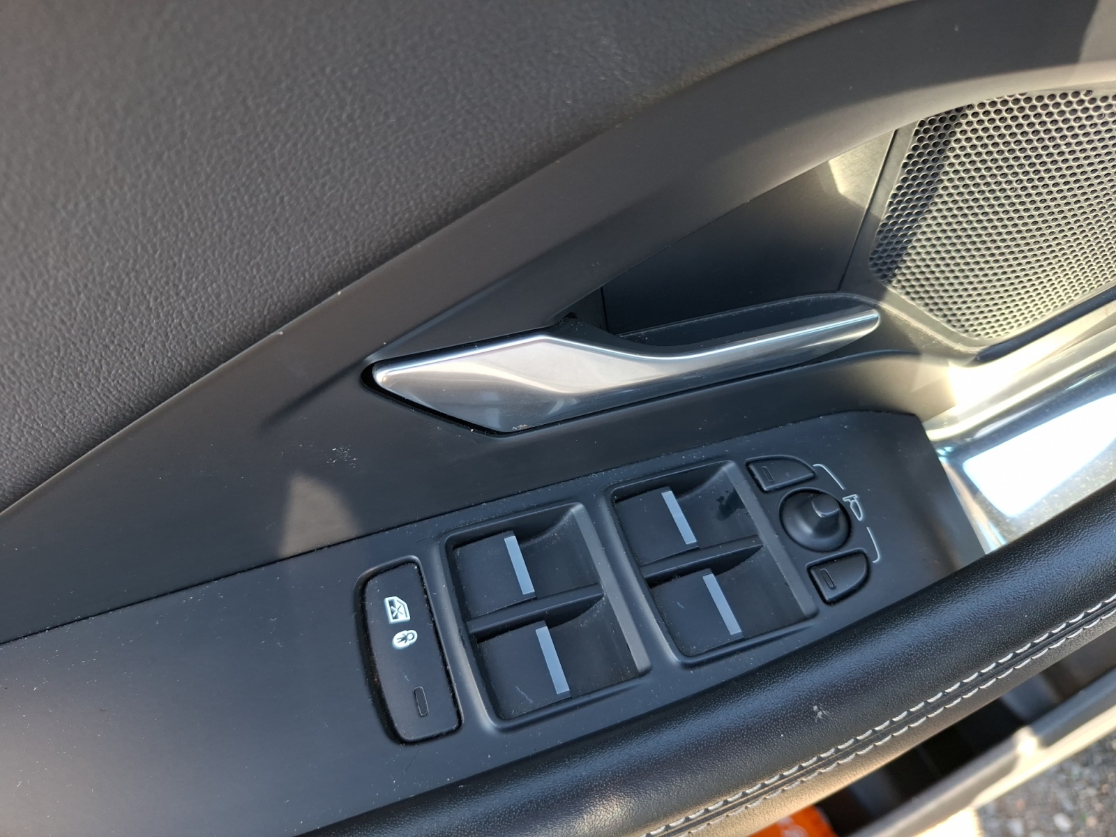 Jaguar E-Pace 23