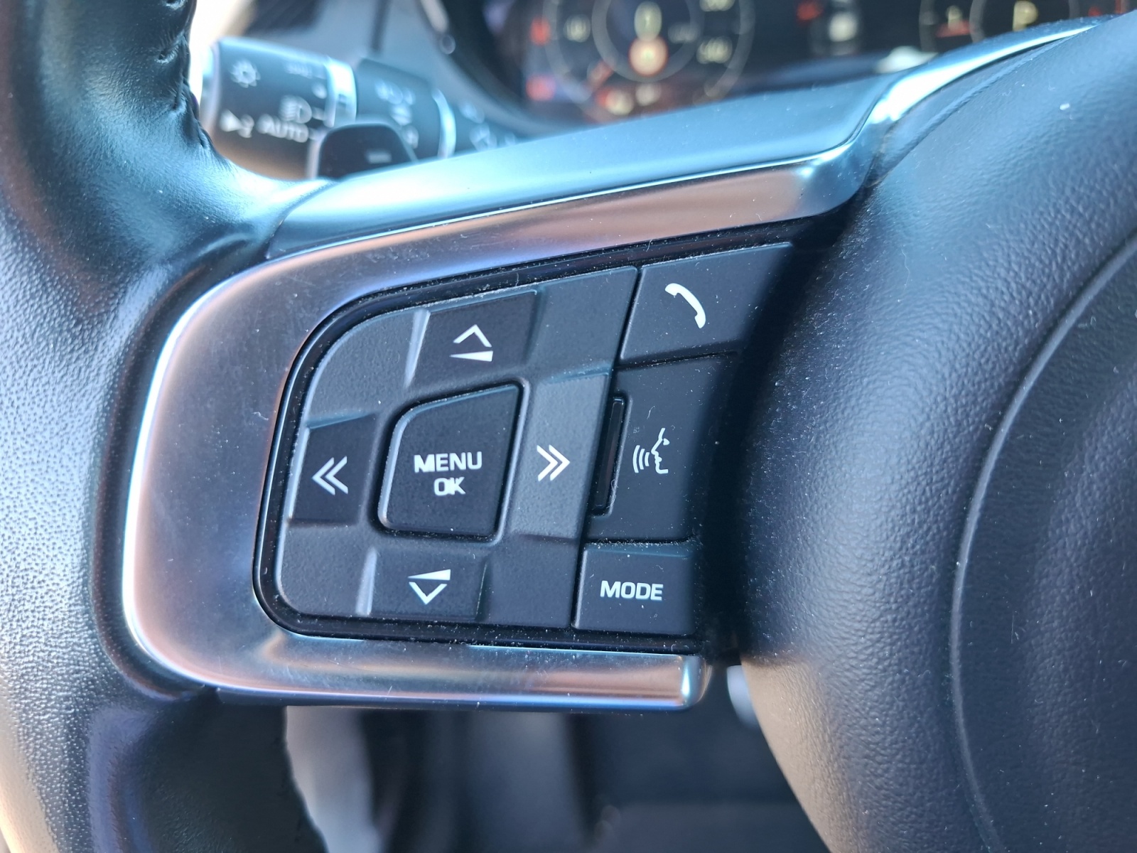 Jaguar E-Pace 26
