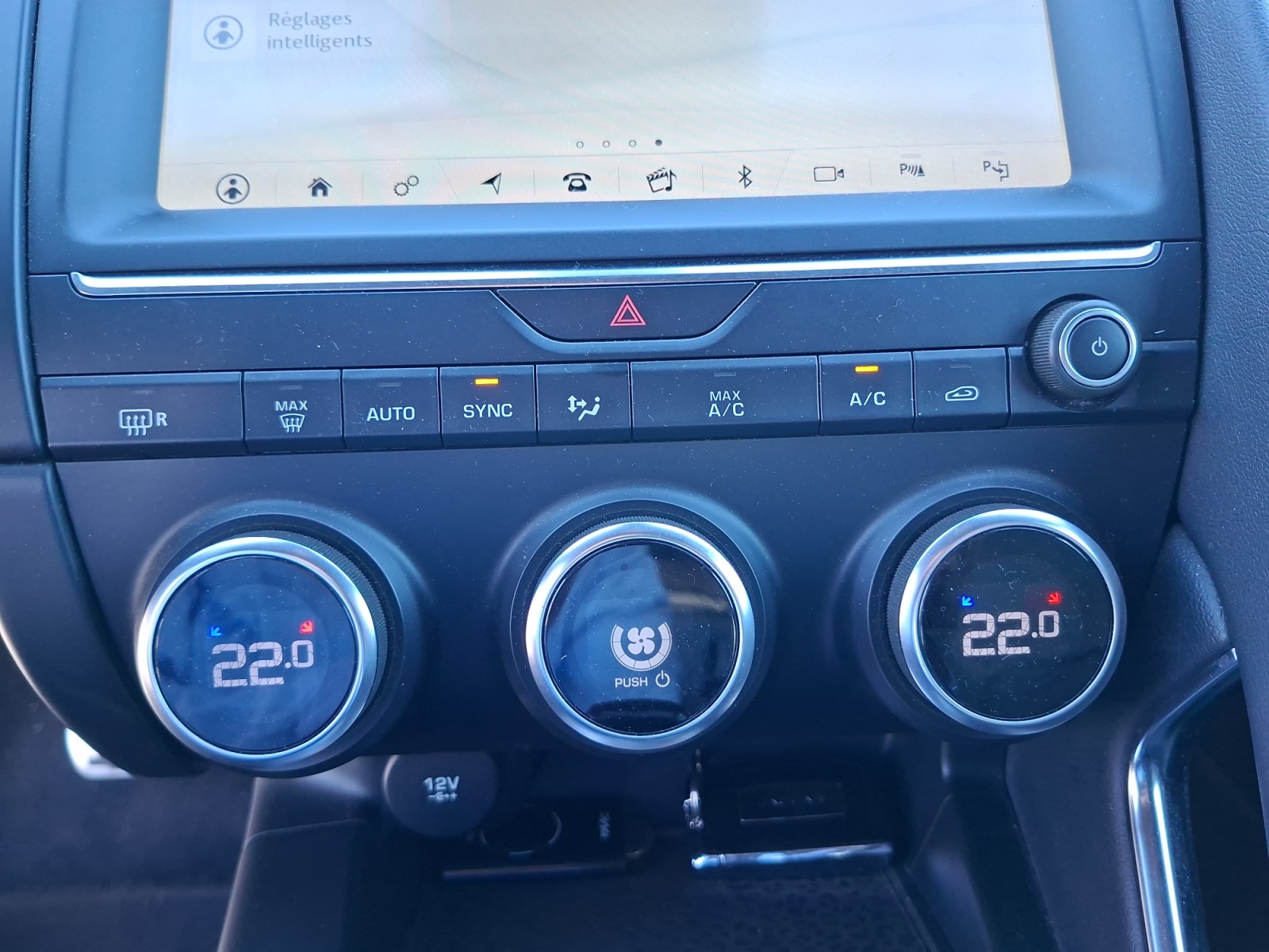 Jaguar E-Pace 39