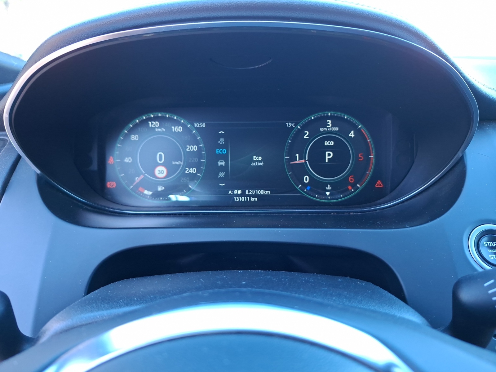 Jaguar E-Pace 18