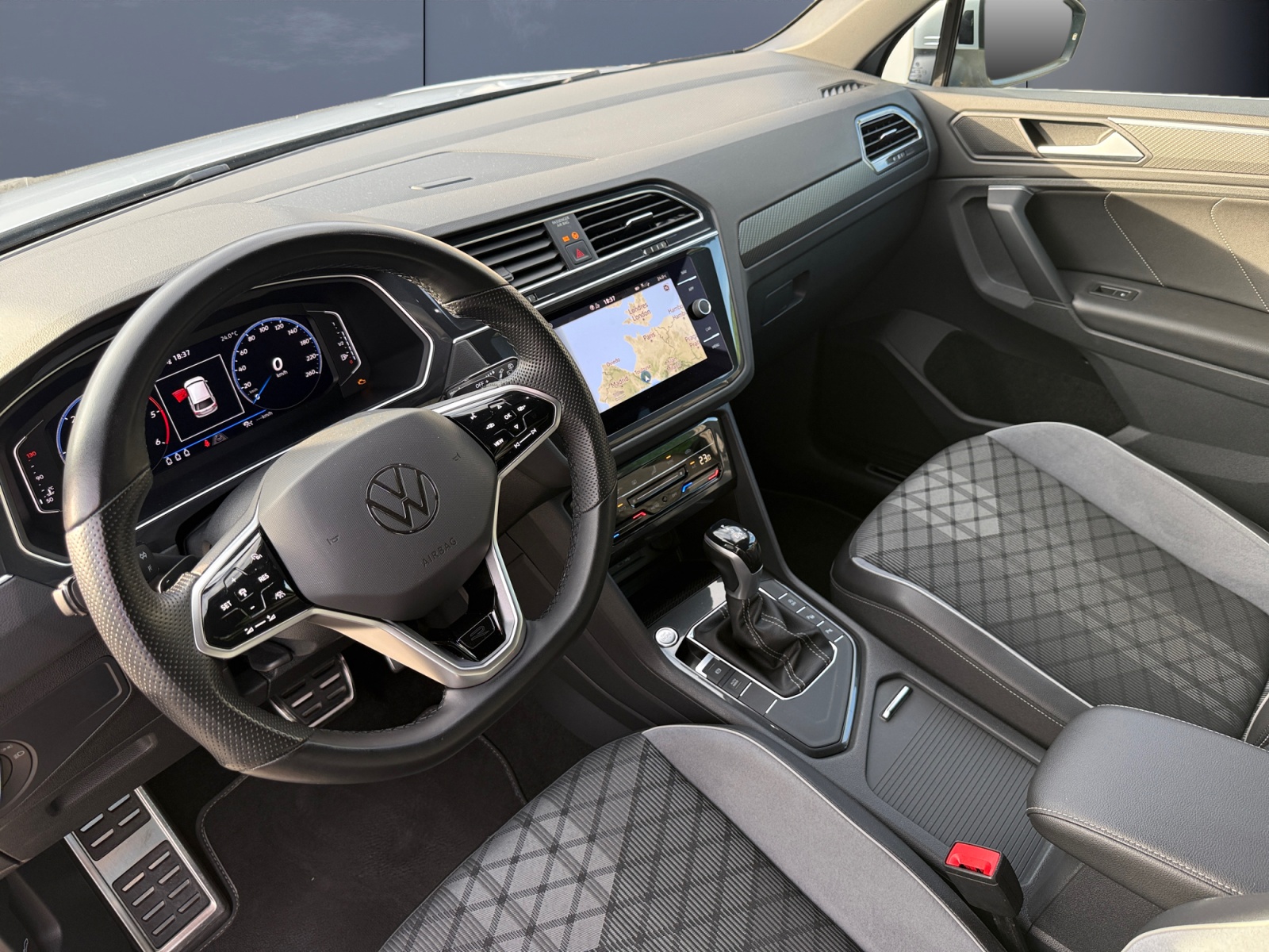 Volkswagen Tiguan 8
