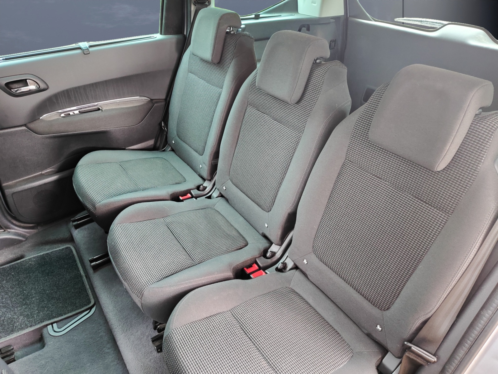 Peugeot 5008 10