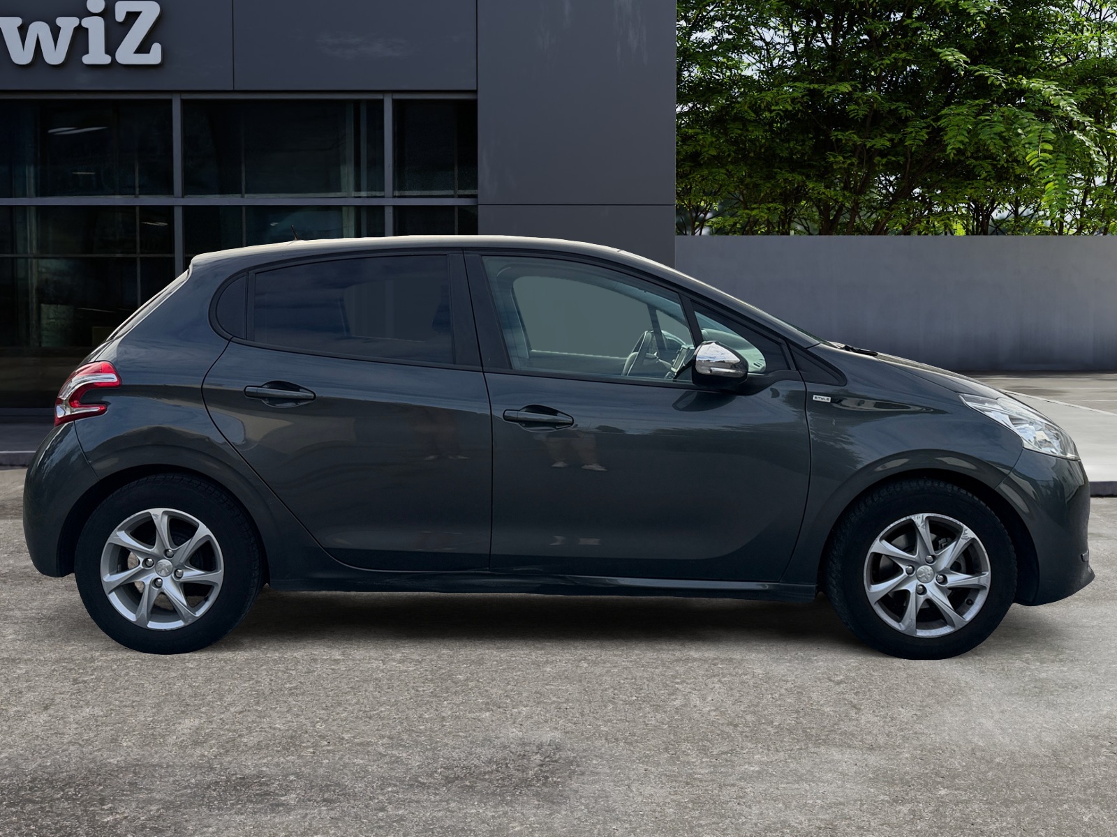 Peugeot 208 5