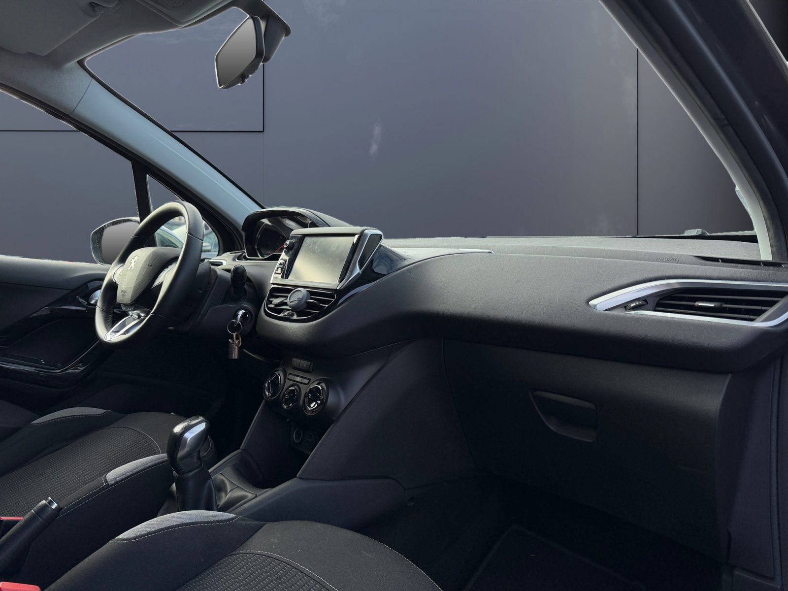 Peugeot 208 12