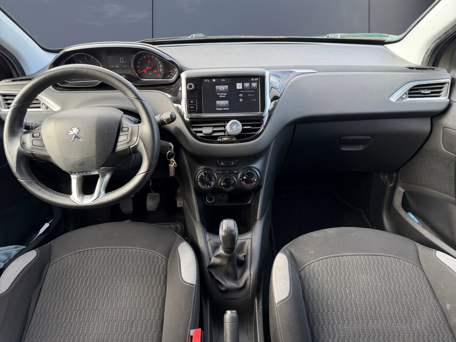 Peugeot 208 14