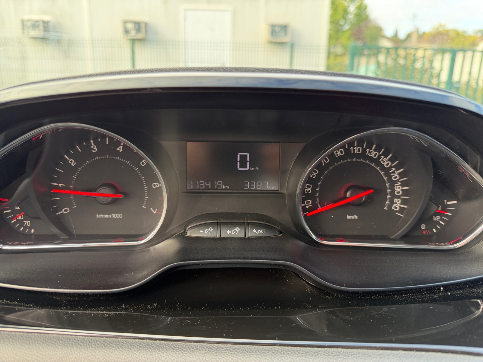 Peugeot 208 16