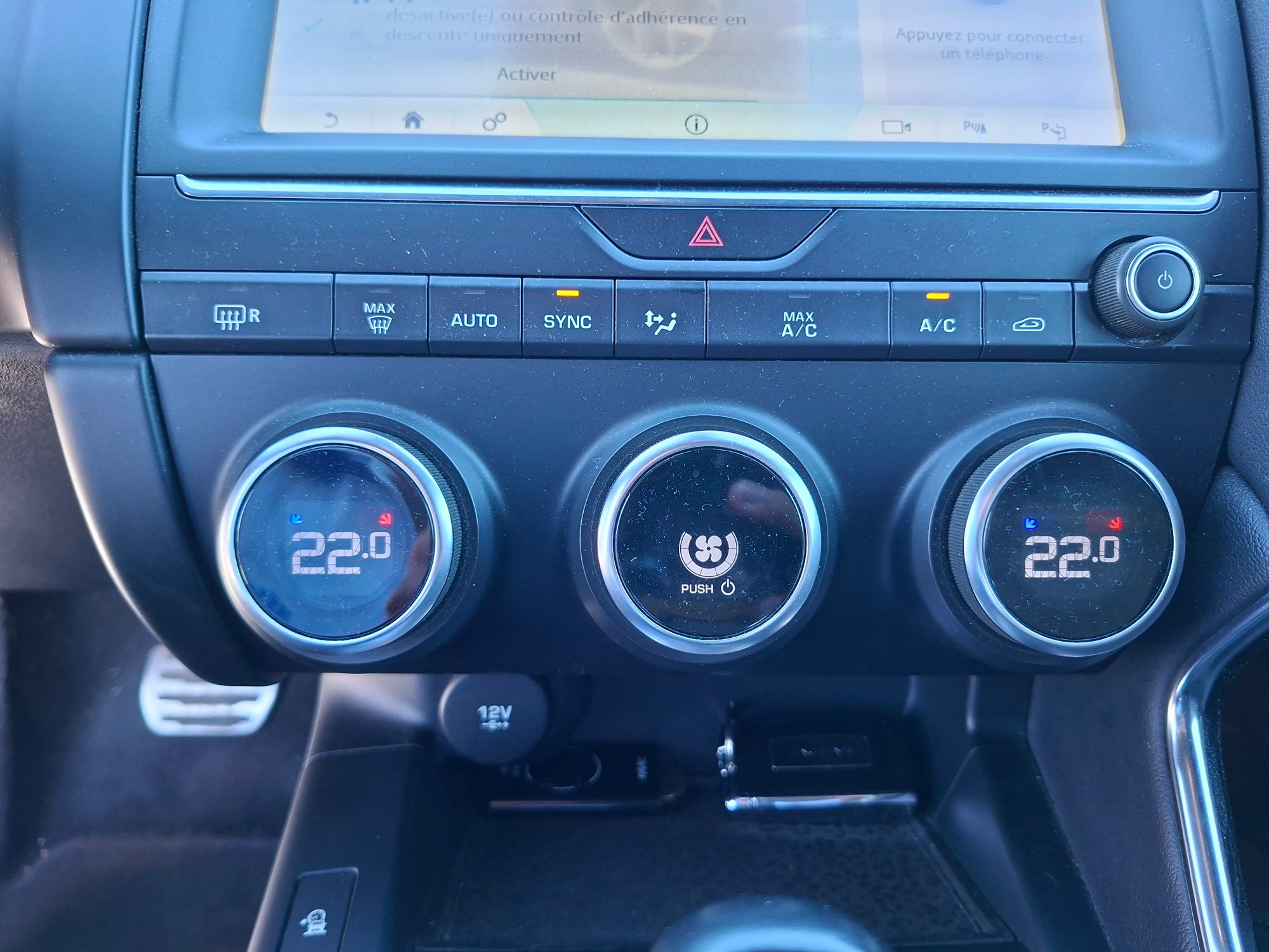 Jaguar E-Pace 41