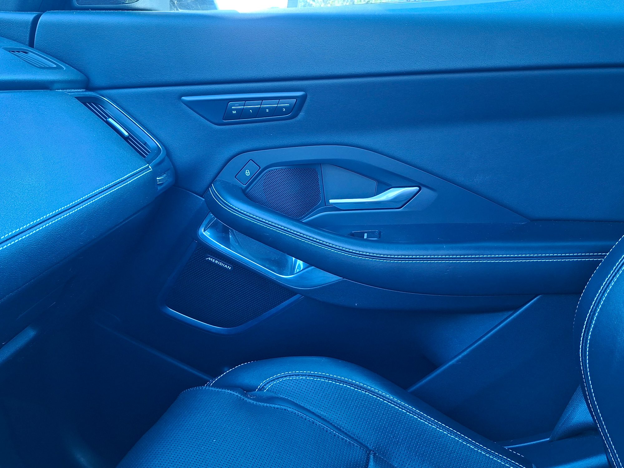Jaguar E-Pace 45