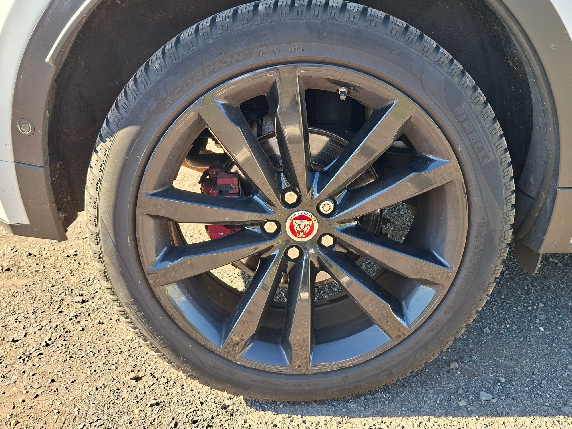 Jaguar E-Pace 53