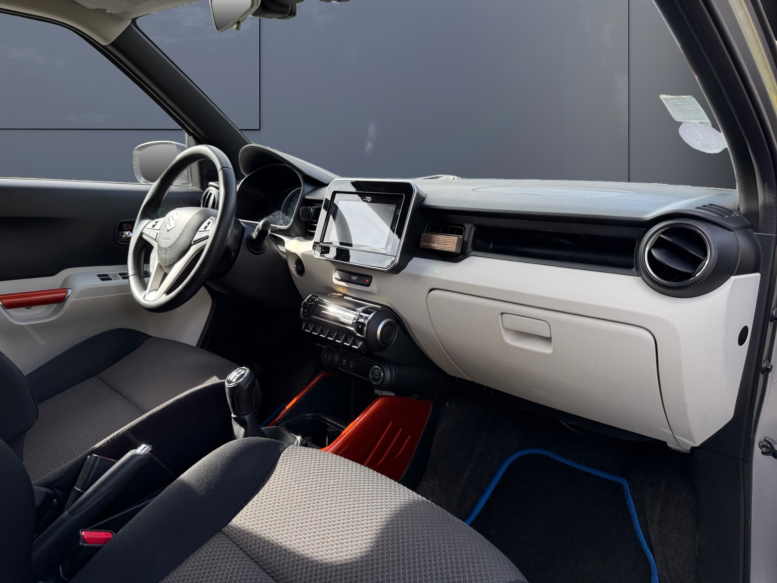 Suzuki Ignis 12
