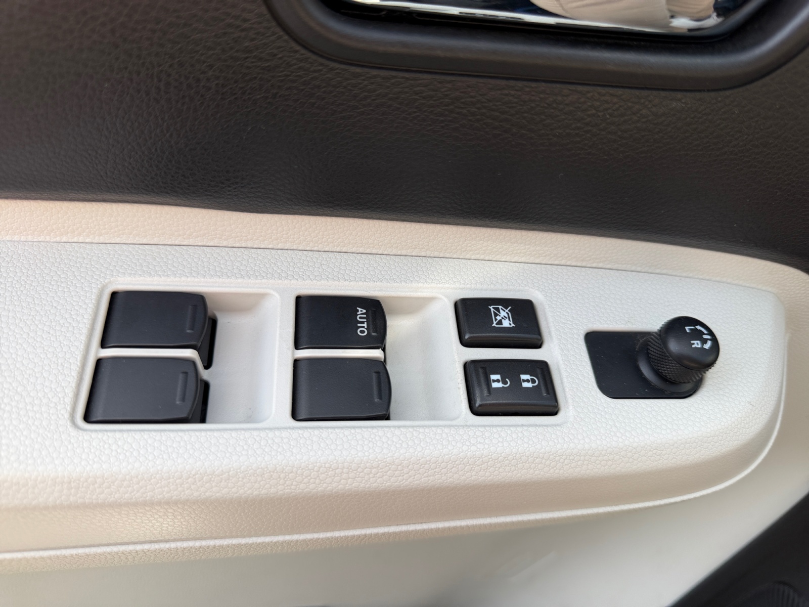 Suzuki Ignis 23