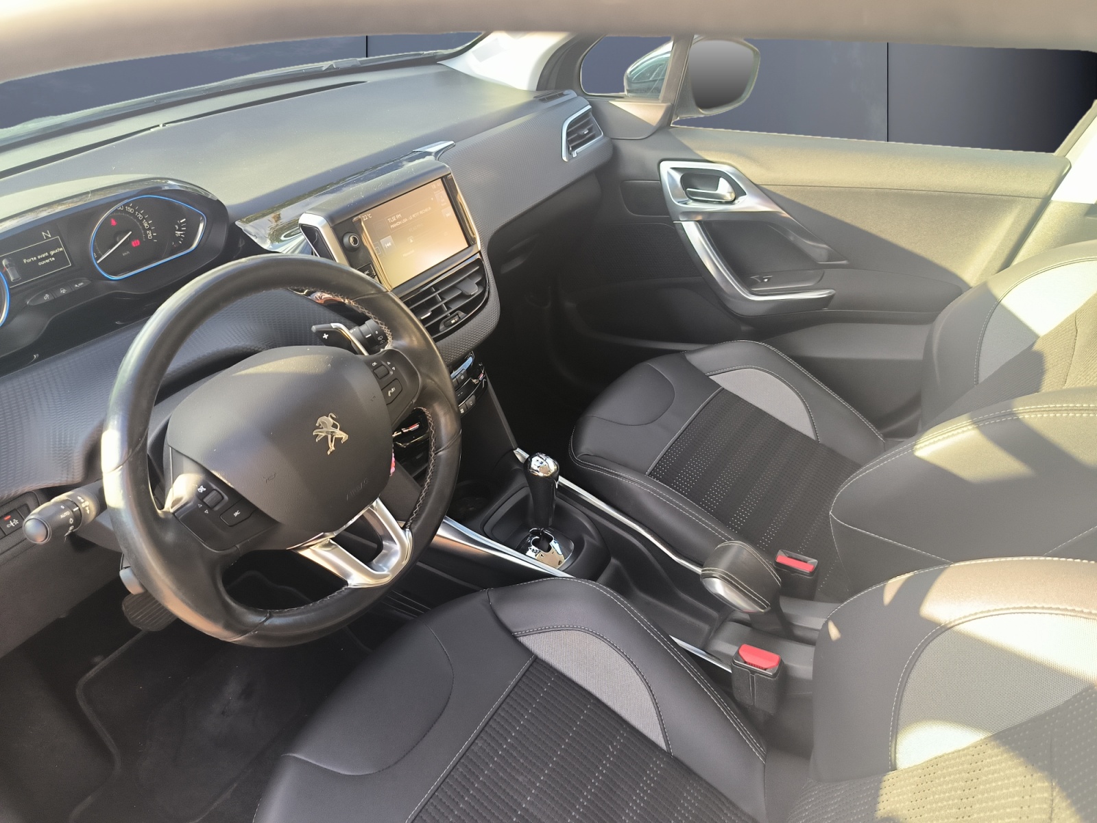 Peugeot 2008 8