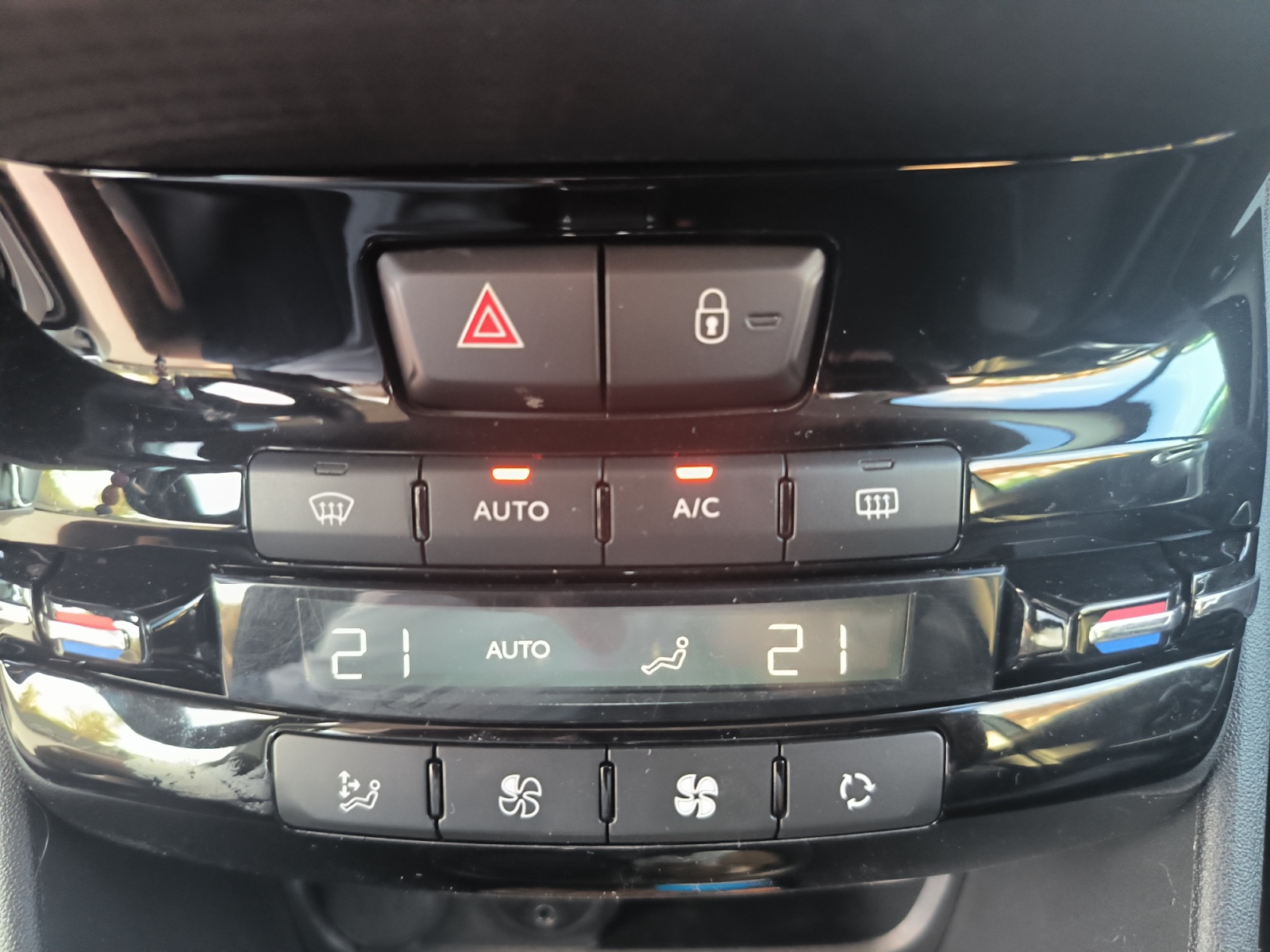 Peugeot 2008 23