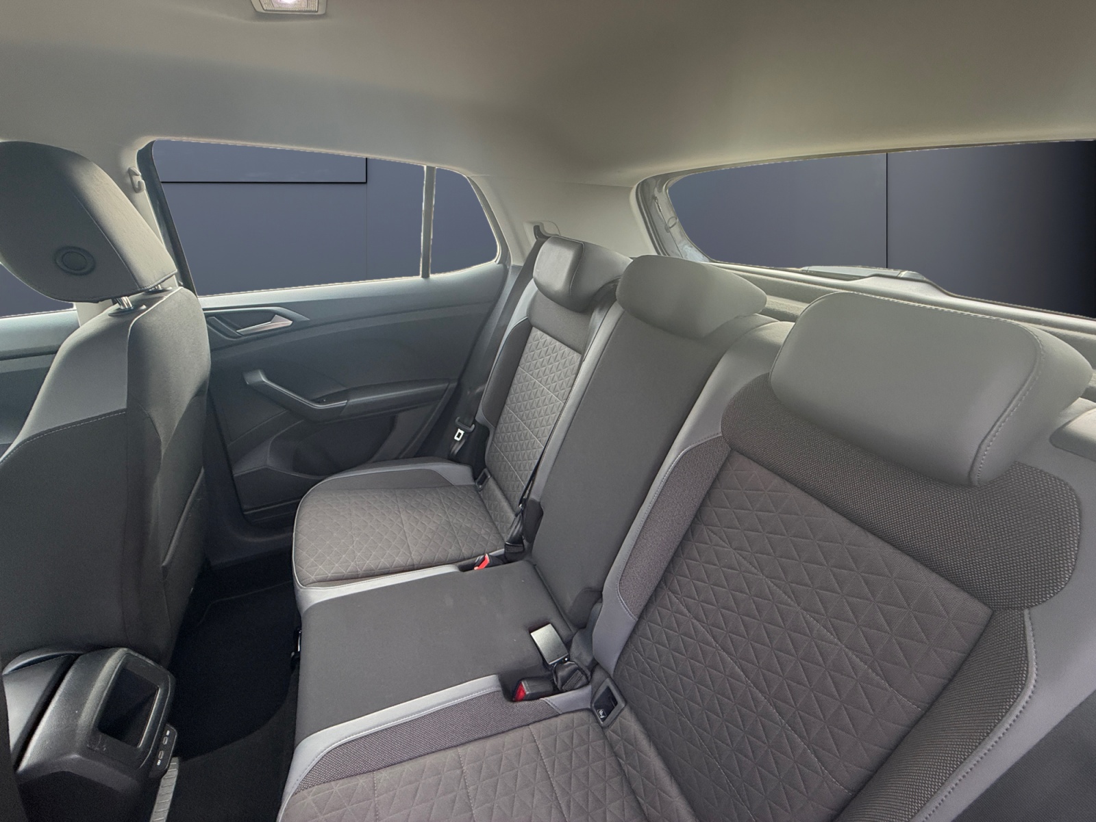 Volkswagen T-Cross 10