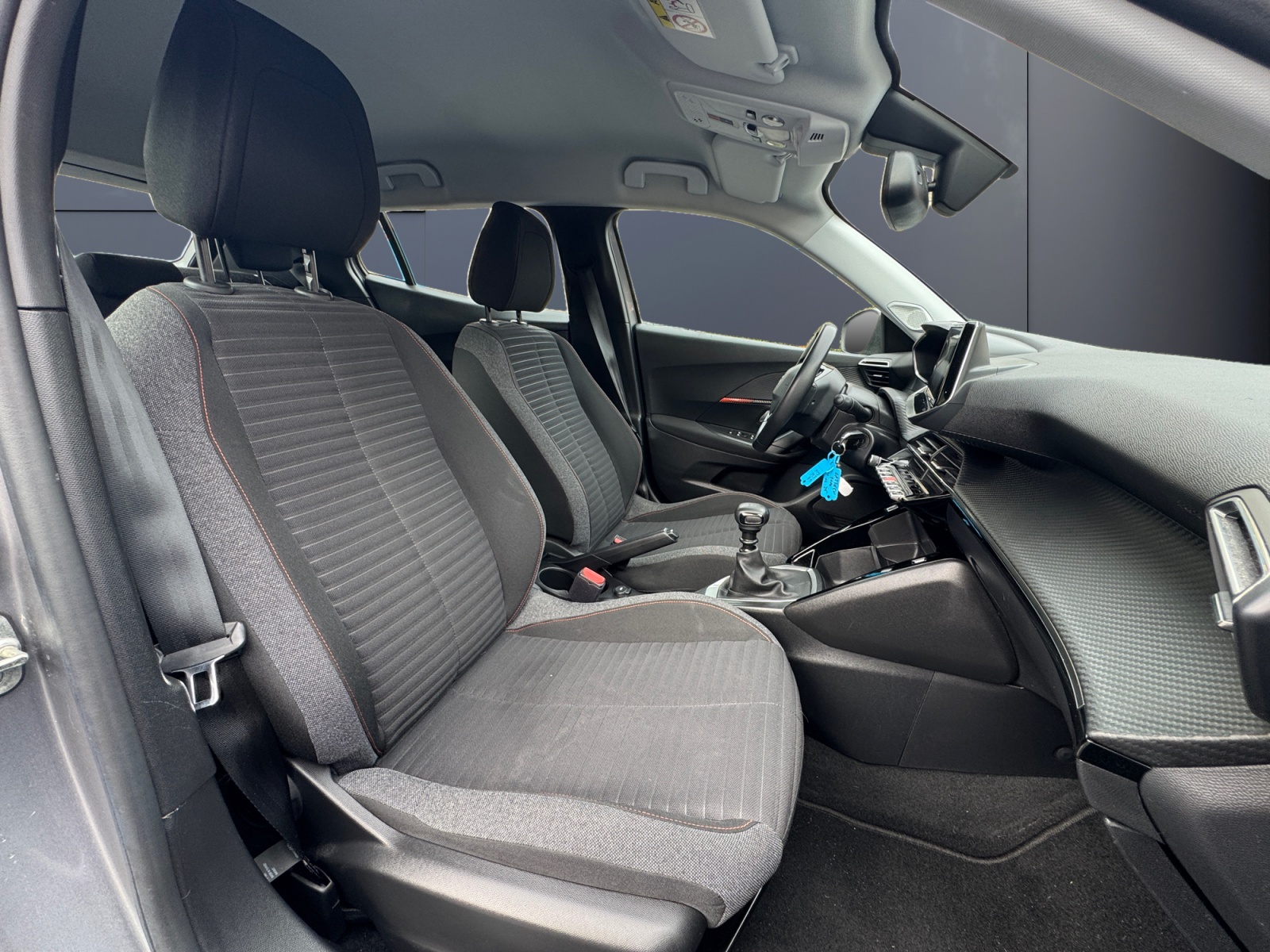 Peugeot 2008 13