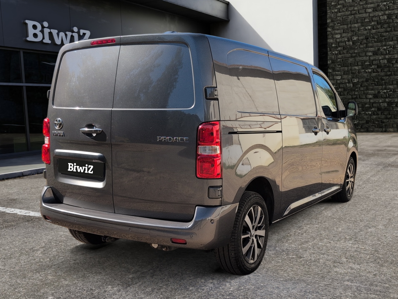 Toyota Pro Ace 4