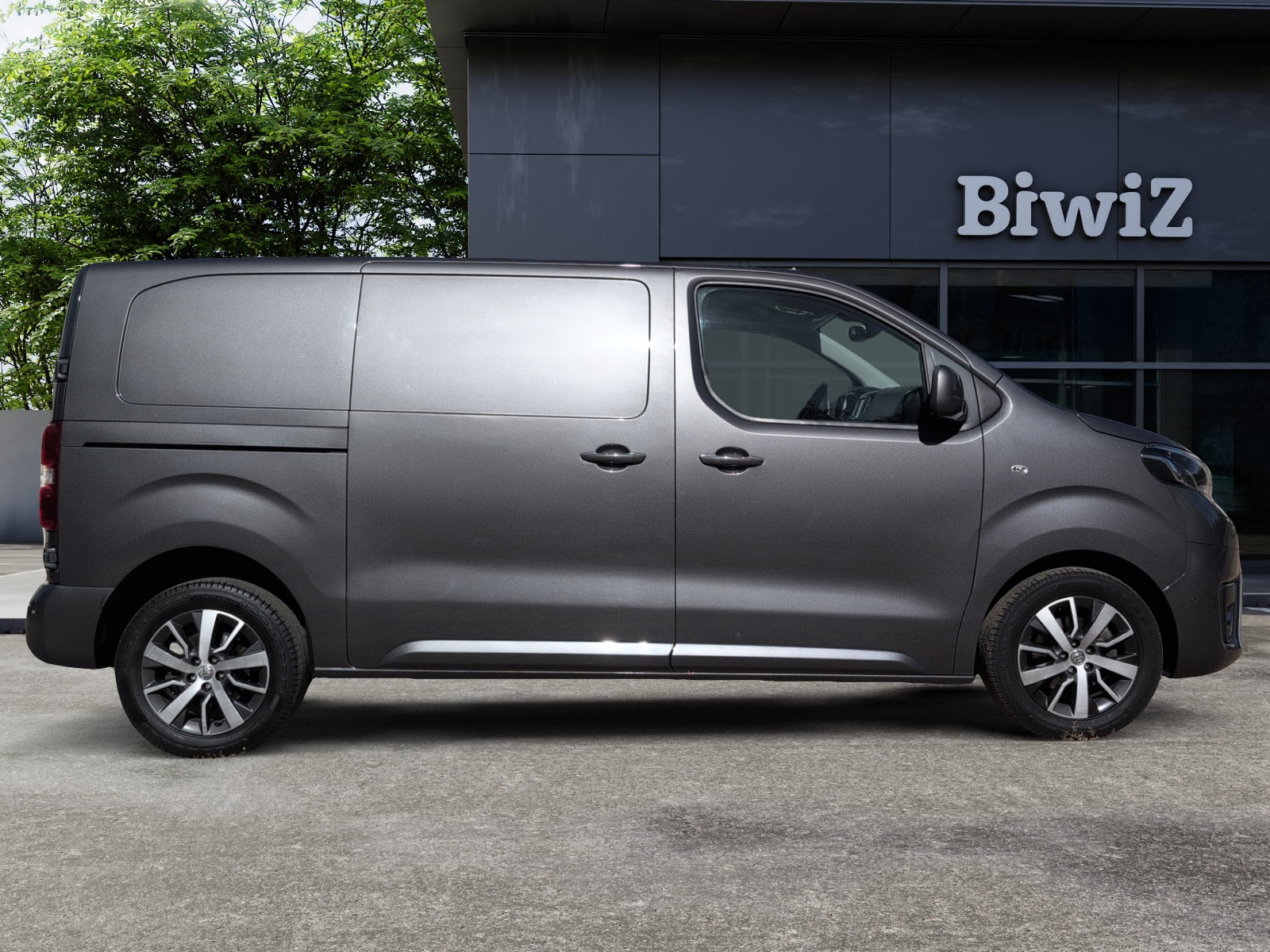 Toyota Pro Ace 5